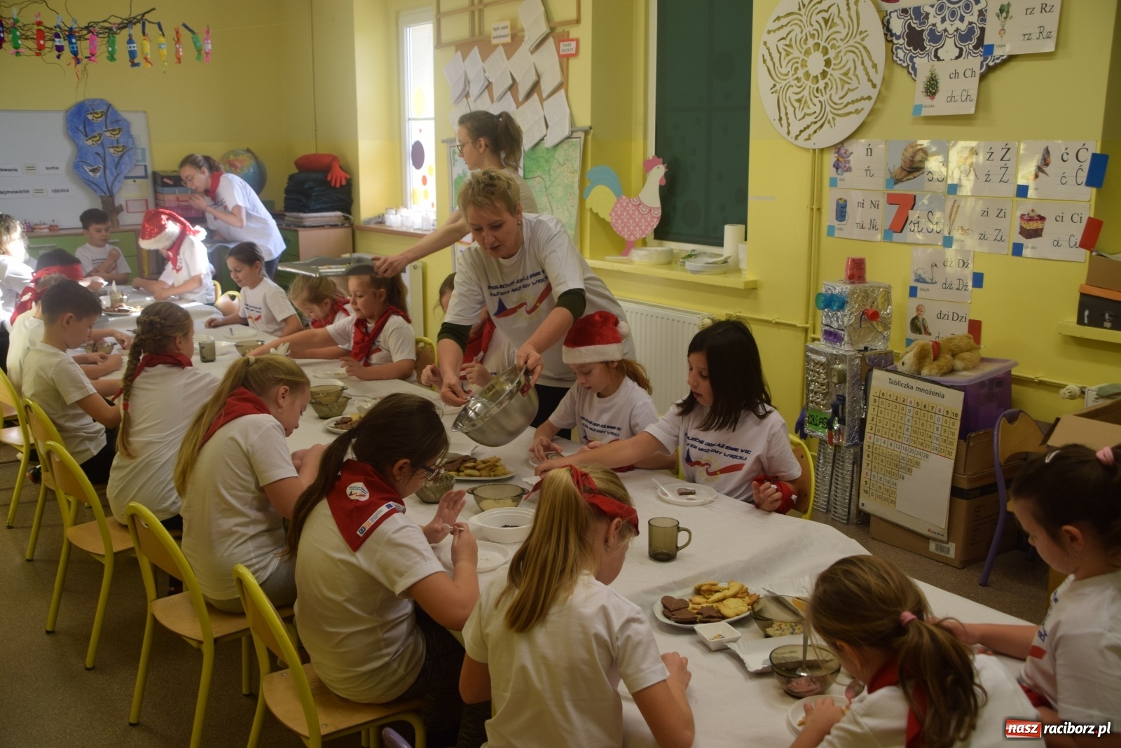 Zdjęcie w galerii na portalu naszraciborz.pl: Mikołajem zostań Ty. Spotkanie uczniów z Polski i Czech wiadomości z regionu