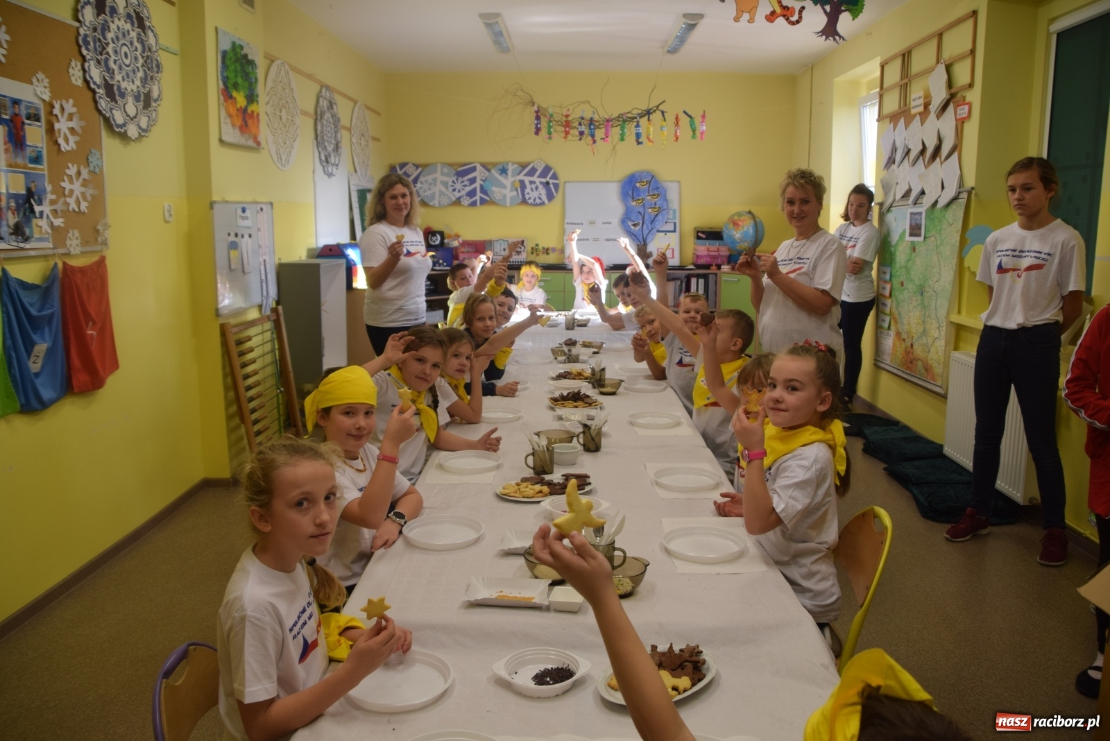 Zdjęcie w galerii na portalu naszraciborz.pl: Mikołajem zostań Ty. Spotkanie uczniów z Polski i Czech wiadomości z regionu