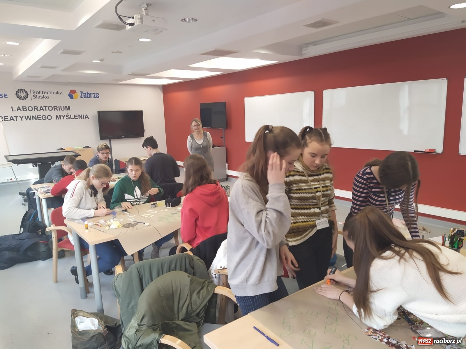 Zdjęcie w galerii na portalu naszraciborz.pl: Uczniowie kuźniańskiej podstawówki w projekcie Politechniki Śląskiej wiadomości z regionu