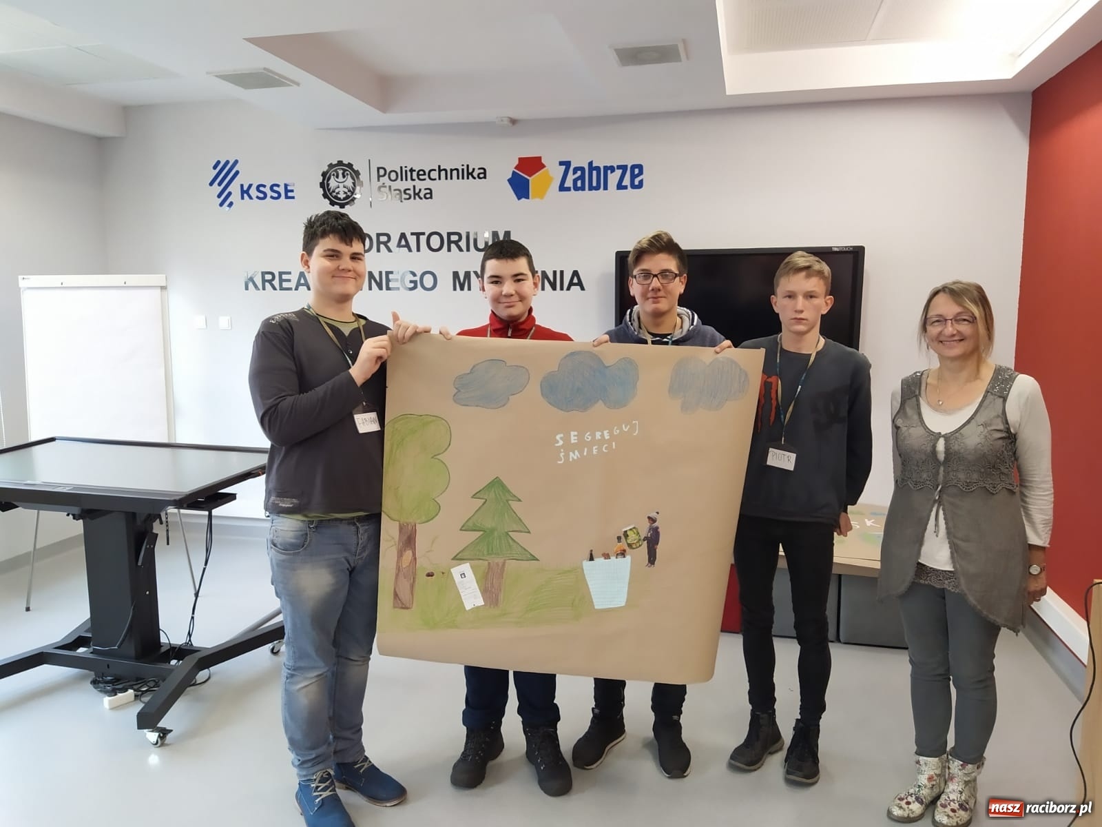 Zdjęcie w galerii na portalu naszraciborz.pl: Uczniowie kuźniańskiej podstawówki w projekcie Politechniki Śląskiej wiadomości z regionu