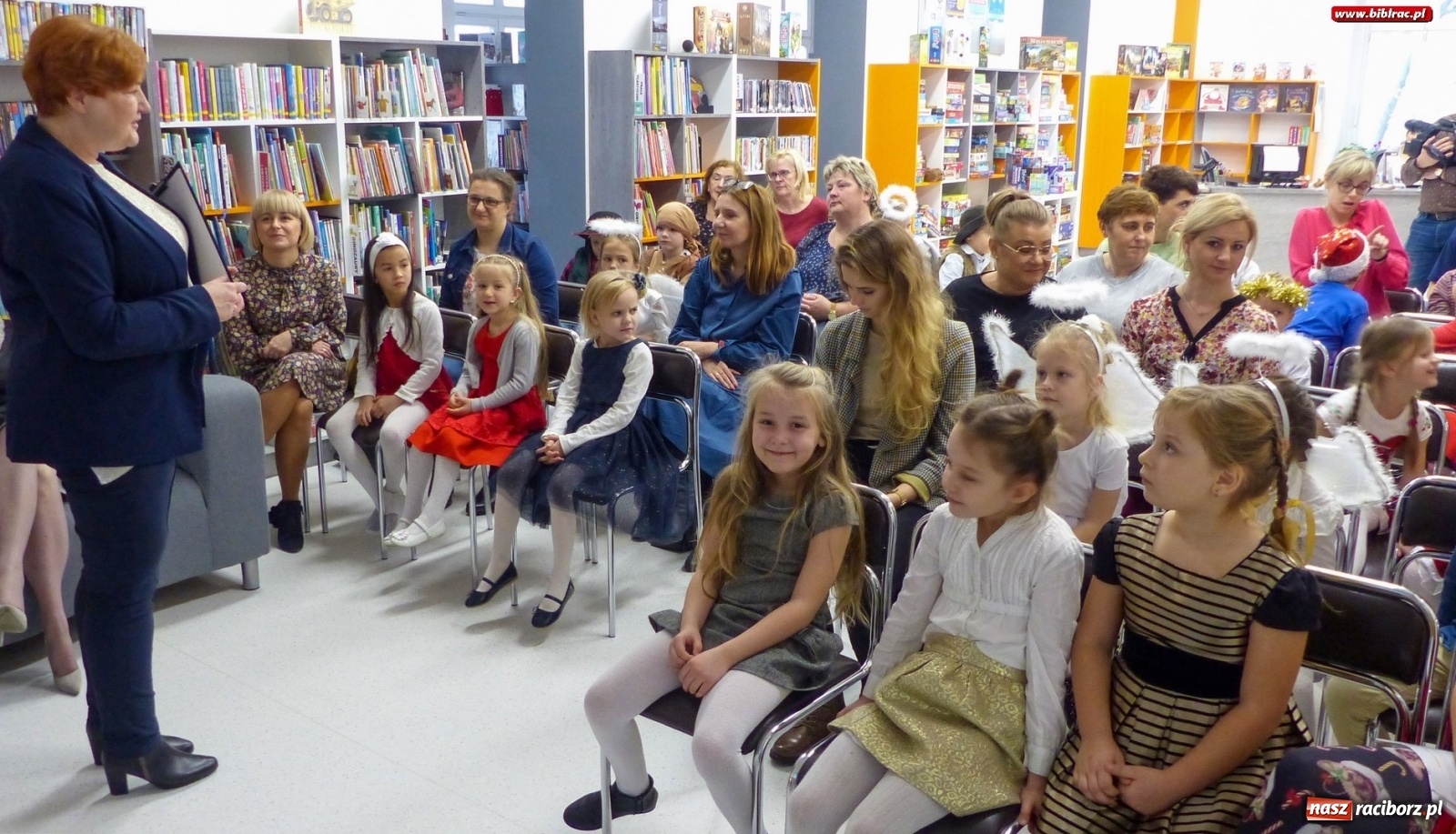 Zdjęcie w galerii na portalu naszraciborz.pl: Przedszkolacy kolędowali w raciborskiej książnicy [FOTO] wiadomości z regionu