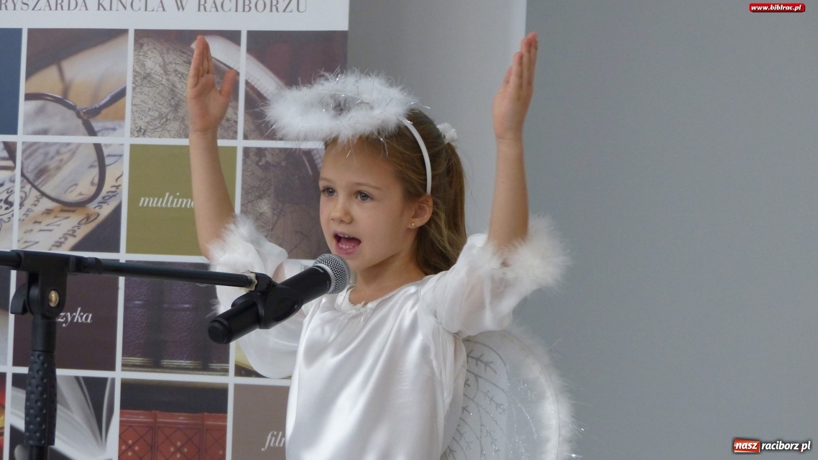 Zdjęcie w galerii na portalu naszraciborz.pl: Przedszkolacy kolędowali w raciborskiej książnicy [FOTO] wiadomości z regionu