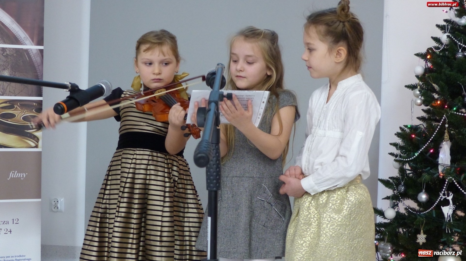 Zdjęcie w galerii na portalu naszraciborz.pl: Przedszkolacy kolędowali w raciborskiej książnicy [FOTO] wiadomości z regionu