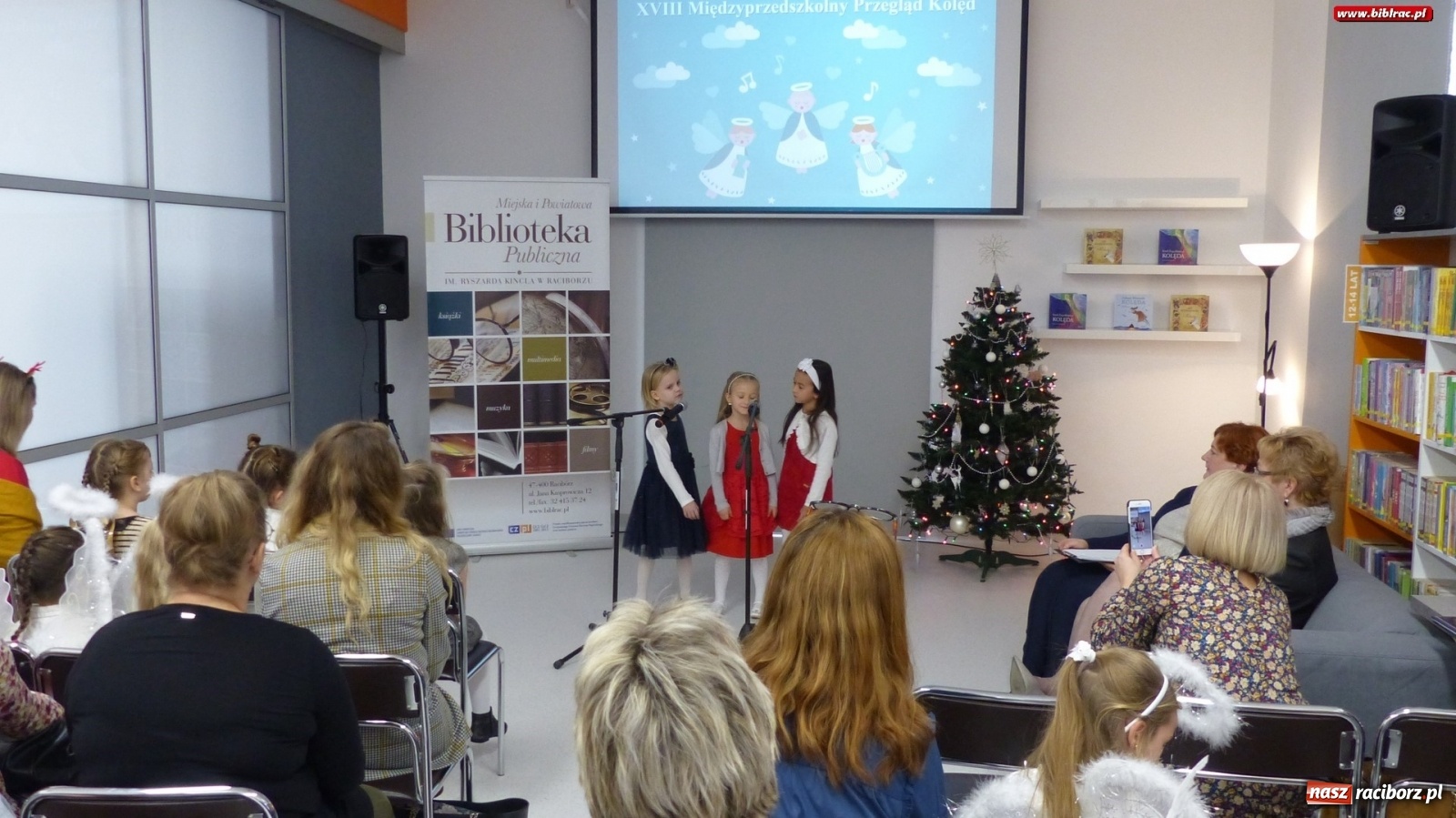 Zdjęcie w galerii na portalu naszraciborz.pl: Przedszkolacy kolędowali w raciborskiej książnicy [FOTO] wiadomości z regionu