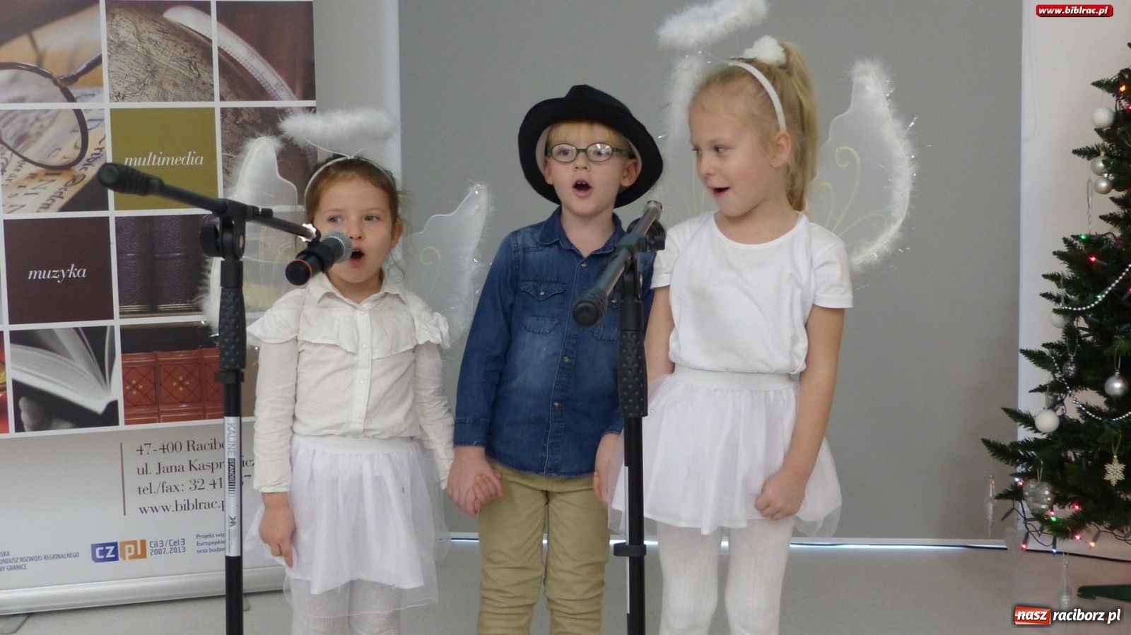 Zdjęcie w galerii na portalu naszraciborz.pl: Przedszkolacy kolędowali w raciborskiej książnicy [FOTO] wiadomości z regionu