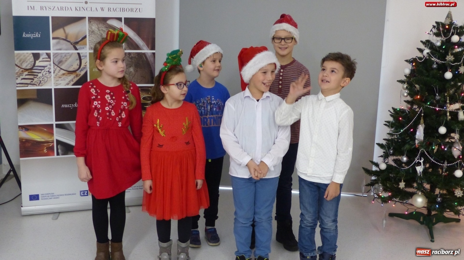 Zdjęcie w galerii na portalu naszraciborz.pl: Przedszkolacy kolędowali w raciborskiej książnicy [FOTO] wiadomości z regionu