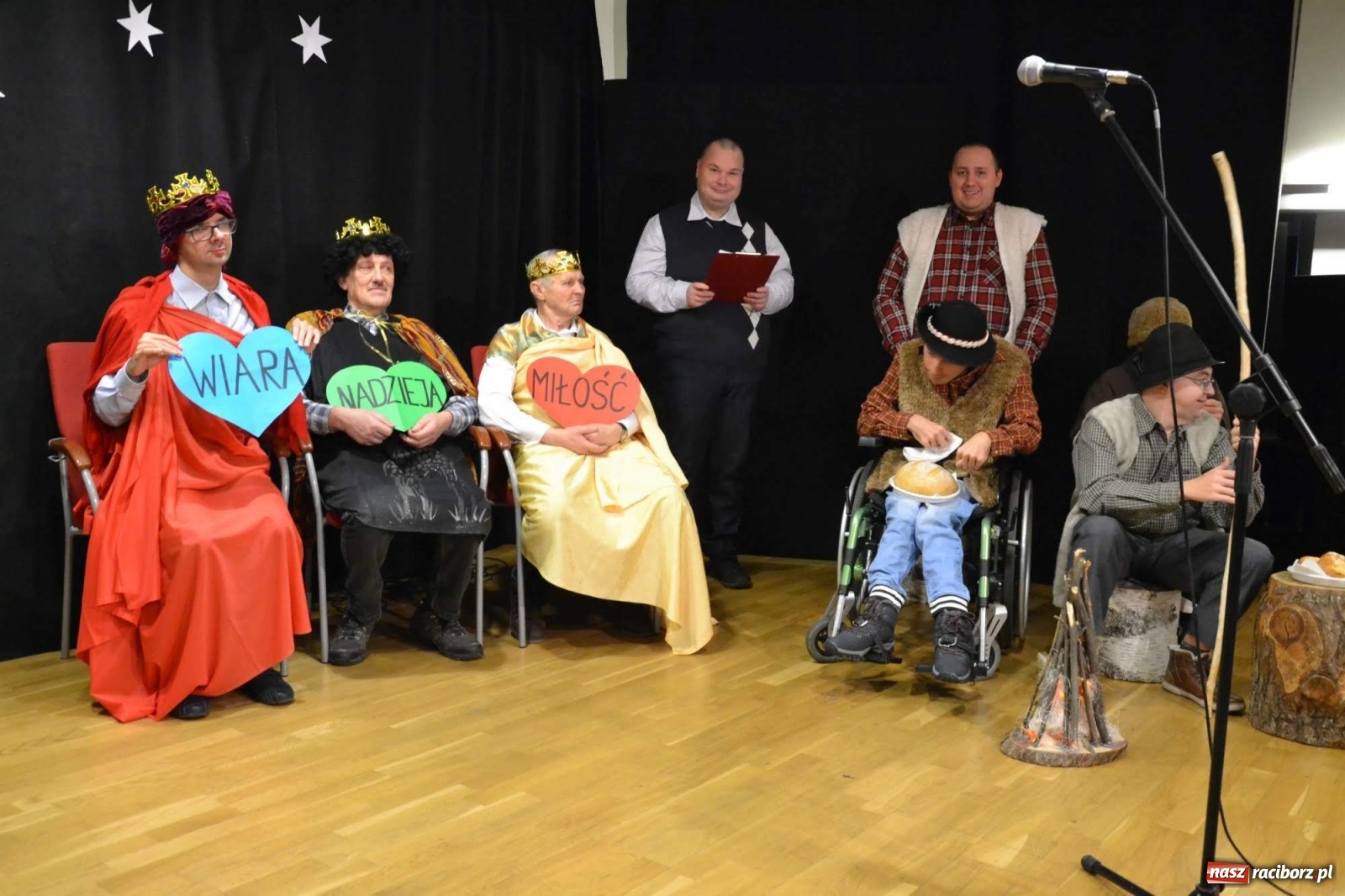 Zdjęcie w galerii na portalu naszraciborz.pl: Stowarzyszenie DOM świąteczne na zamku [FOTO i WIDEO] wiadomości z regionu
