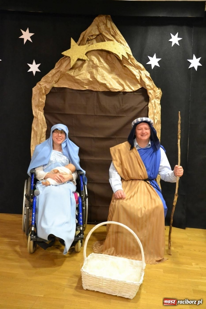 Zdjęcie w galerii na portalu naszraciborz.pl: Stowarzyszenie DOM świąteczne na zamku [FOTO i WIDEO] wiadomości z regionu