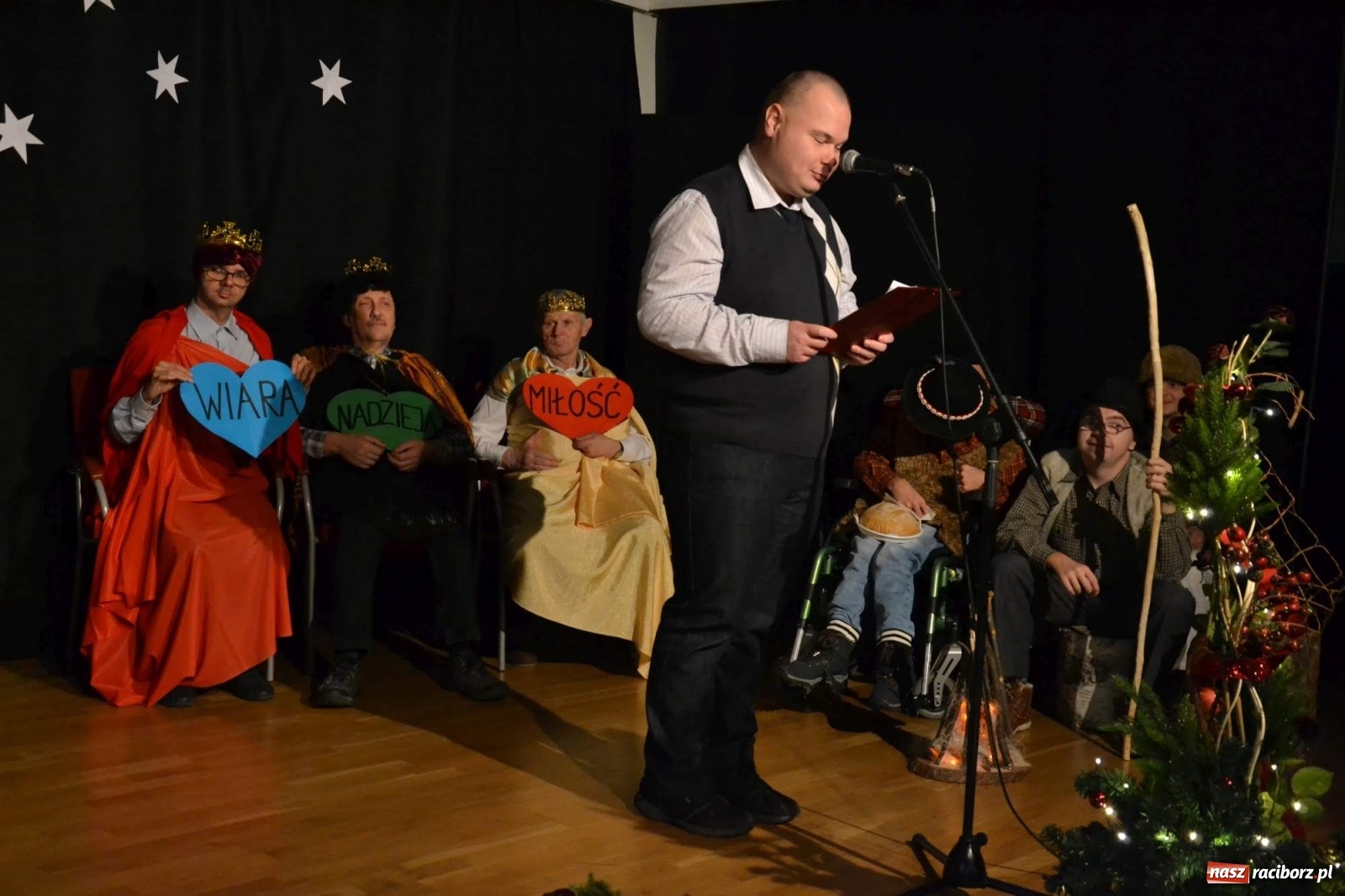 Zdjęcie w galerii na portalu naszraciborz.pl: Stowarzyszenie DOM świąteczne na zamku [FOTO i WIDEO] wiadomości z regionu
