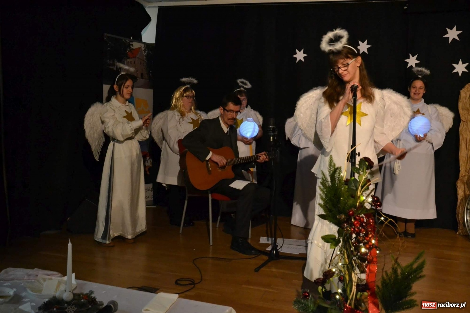 Zdjęcie w galerii na portalu naszraciborz.pl: Stowarzyszenie DOM świąteczne na zamku [FOTO i WIDEO] wiadomości z regionu