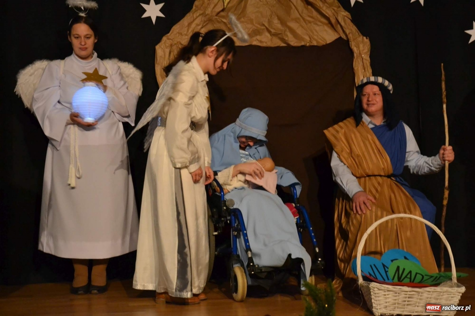 Zdjęcie w galerii na portalu naszraciborz.pl: Stowarzyszenie DOM świąteczne na zamku [FOTO i WIDEO] wiadomości z regionu