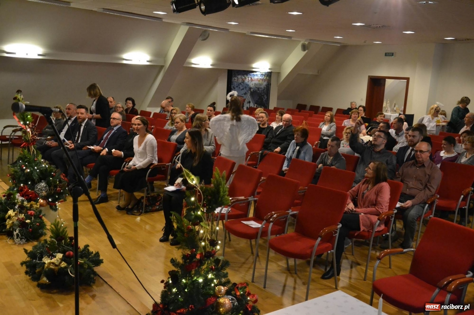 Zdjęcie w galerii na portalu naszraciborz.pl: Stowarzyszenie DOM świąteczne na zamku [FOTO i WIDEO] wiadomości z regionu