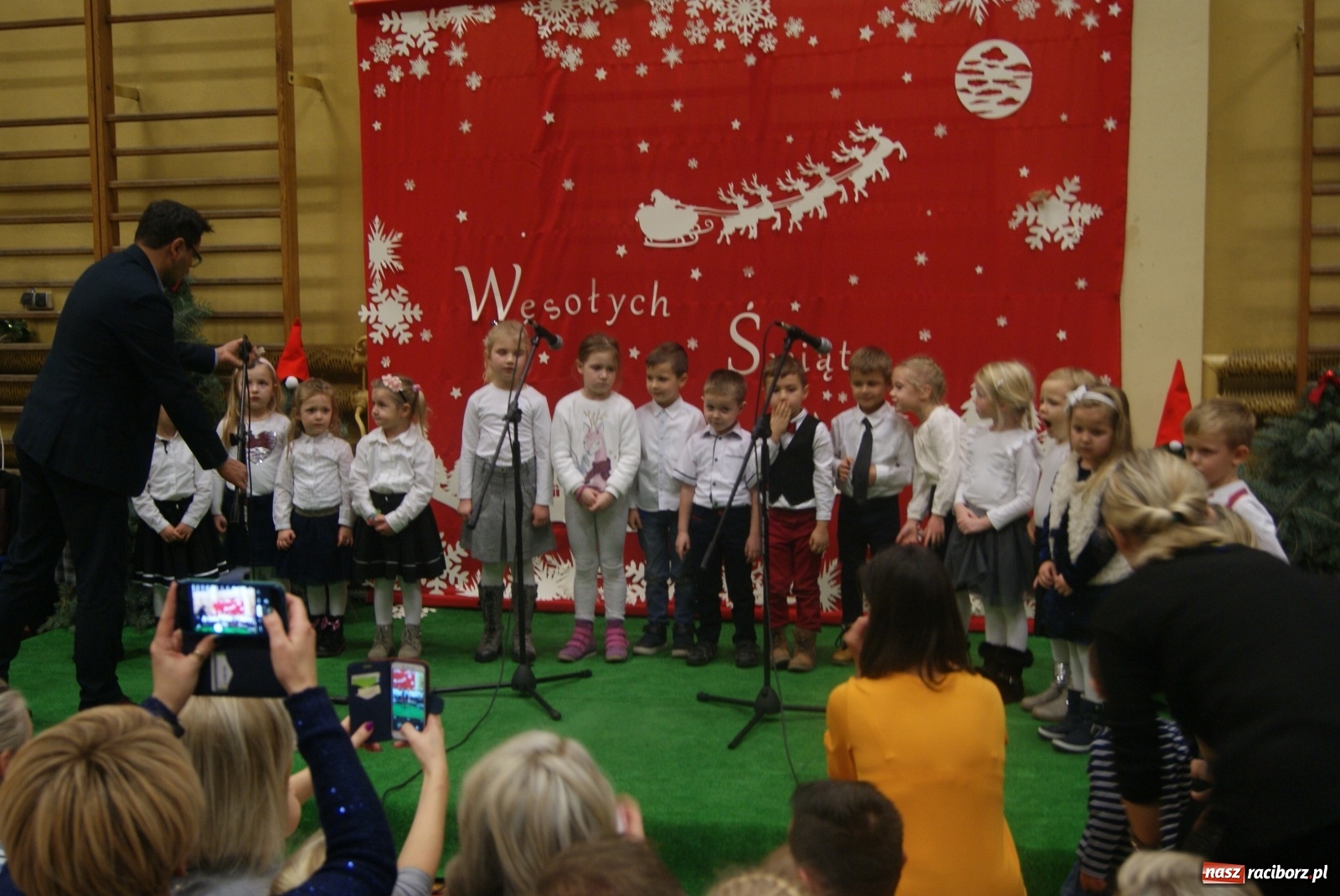 Zdjęcie w galerii na portalu naszraciborz.pl: Akcja Razem na święta w Studziennej wiadomości z regionu