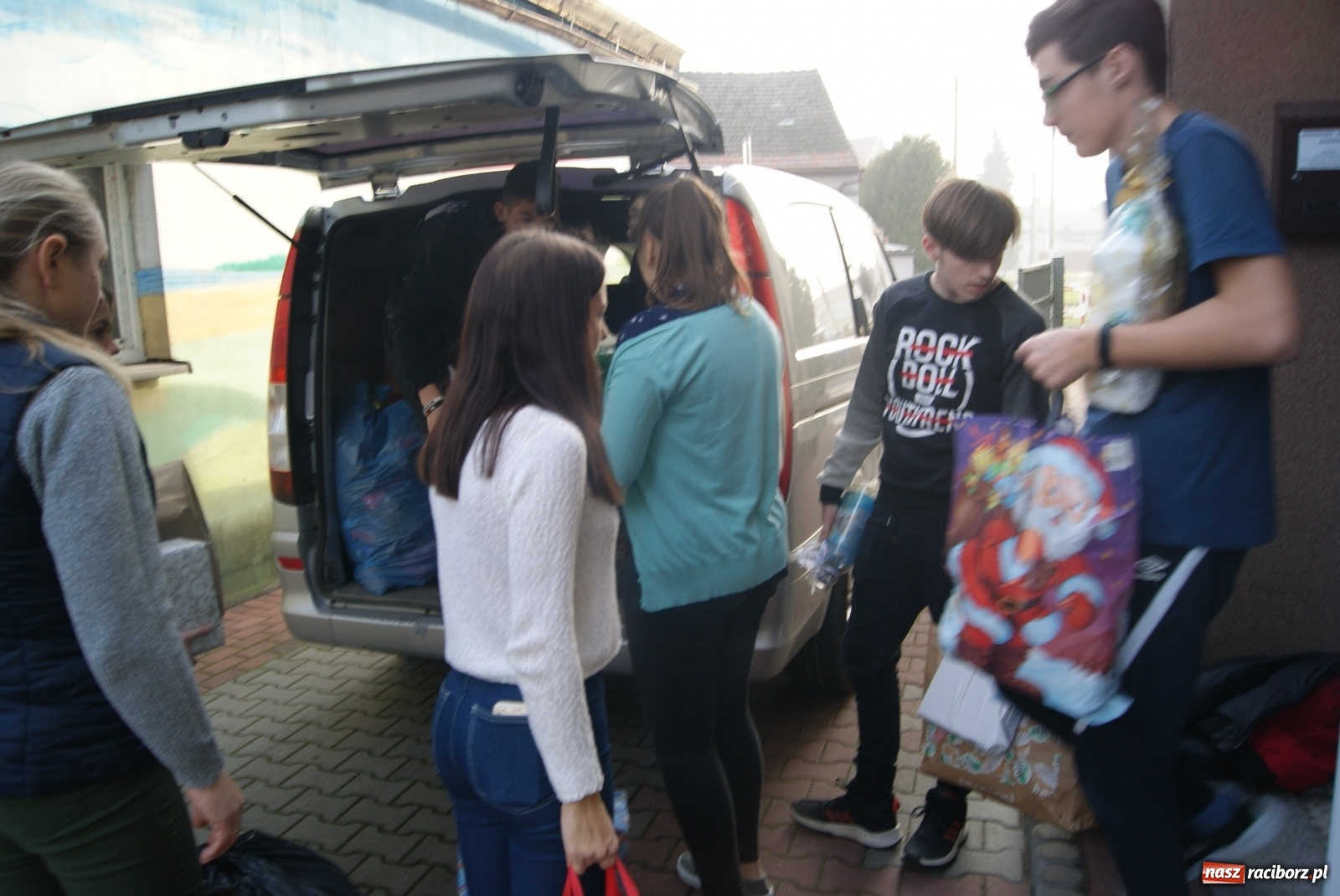 Zdjęcie w galerii na portalu naszraciborz.pl: Akcja Razem na święta w Studziennej wiadomości z regionu