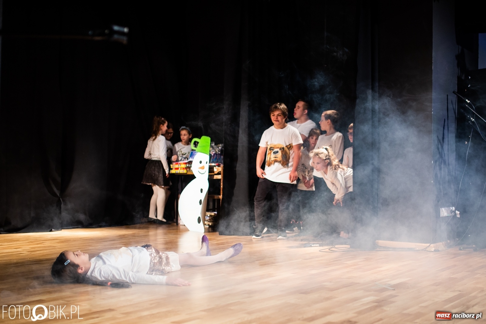 Zdjęcie w galerii na portalu naszraciborz.pl: Podsumowanie Powiatowego Konkursu Plastycznego Bombka wiadomości z regionu