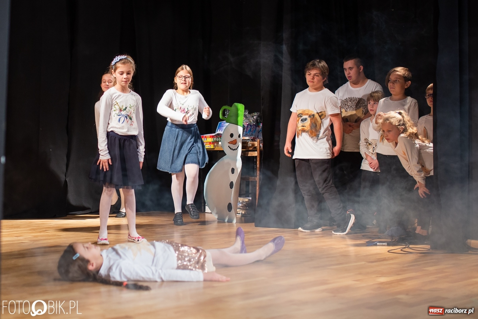 Zdjęcie w galerii na portalu naszraciborz.pl: Podsumowanie Powiatowego Konkursu Plastycznego Bombka wiadomości z regionu