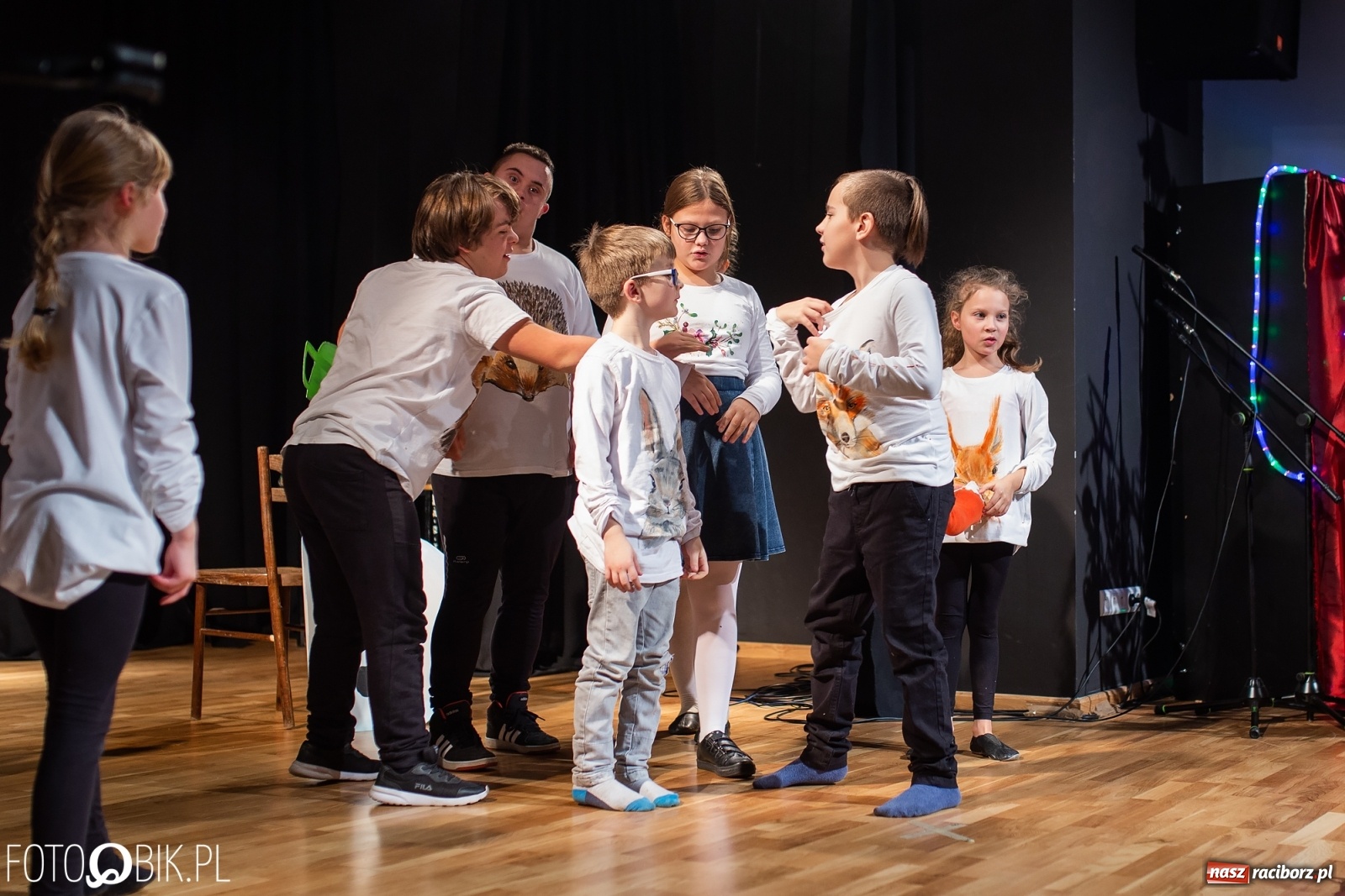 Zdjęcie w galerii na portalu naszraciborz.pl: Podsumowanie Powiatowego Konkursu Plastycznego Bombka wiadomości z regionu