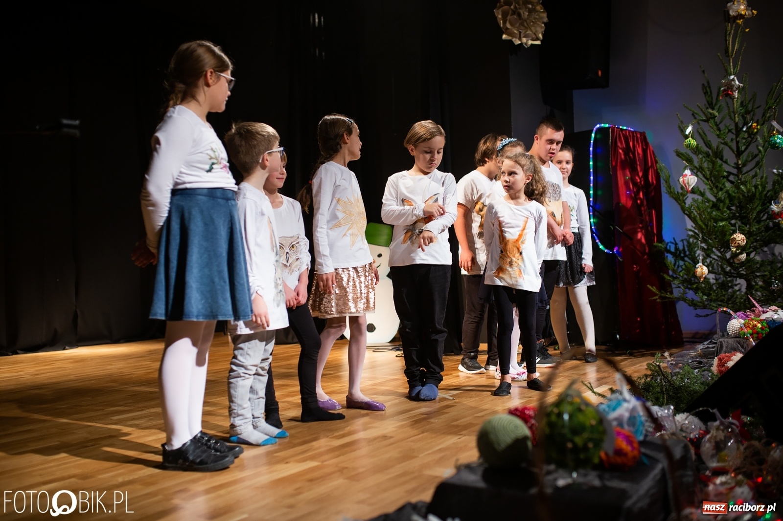 Zdjęcie w galerii na portalu naszraciborz.pl: Podsumowanie Powiatowego Konkursu Plastycznego Bombka wiadomości z regionu