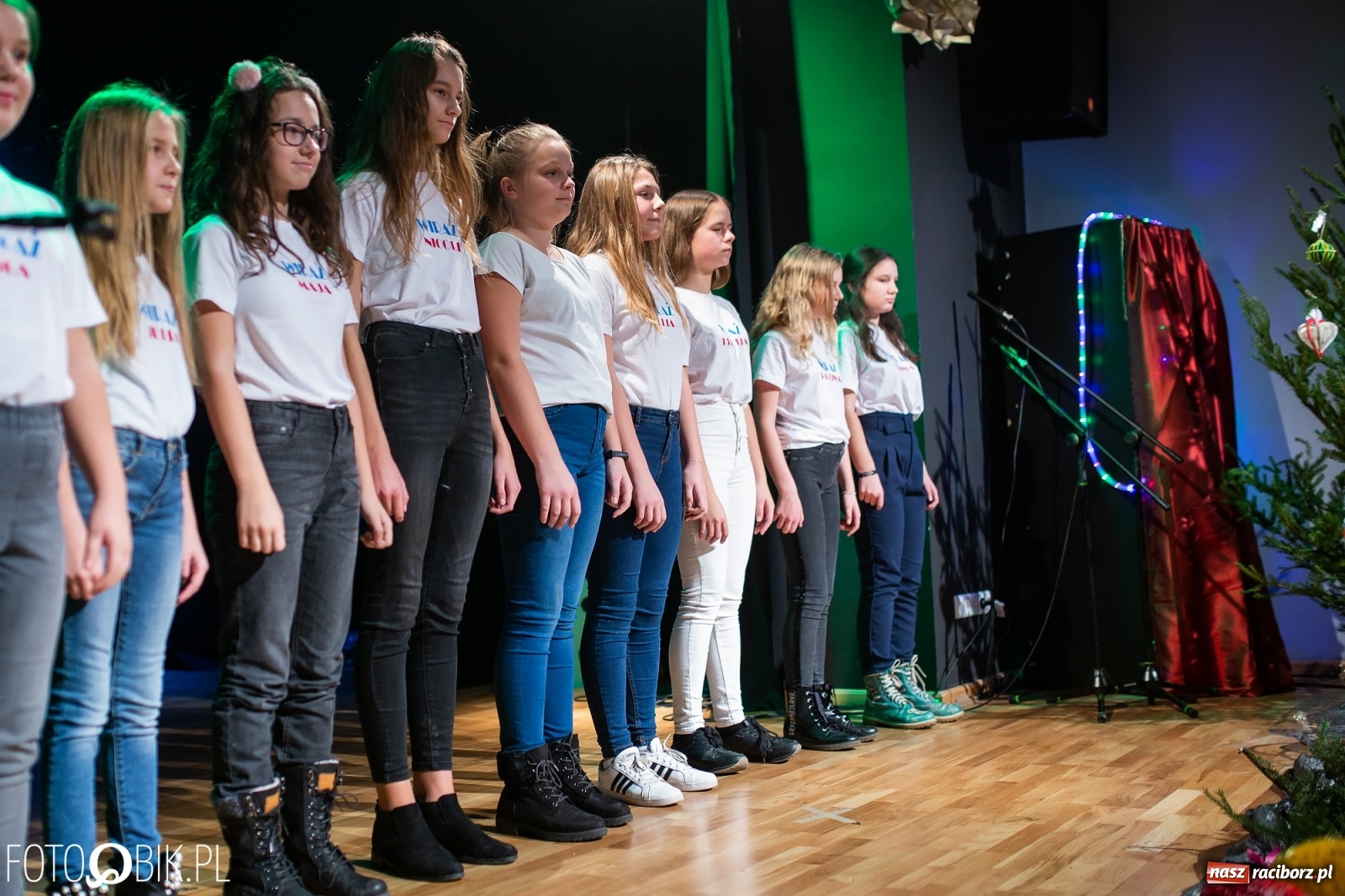 Zdjęcie w galerii na portalu naszraciborz.pl: Podsumowanie Powiatowego Konkursu Plastycznego Bombka wiadomości z regionu