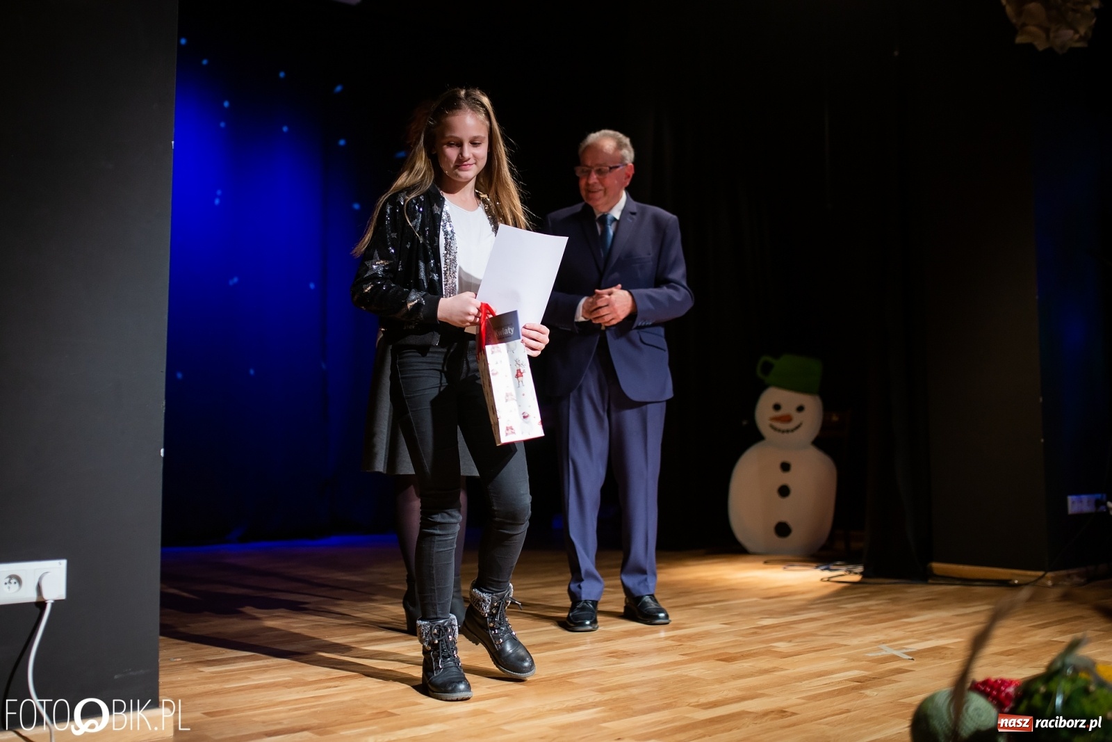 Zdjęcie w galerii na portalu naszraciborz.pl: Podsumowanie Powiatowego Konkursu Plastycznego Bombka wiadomości z regionu