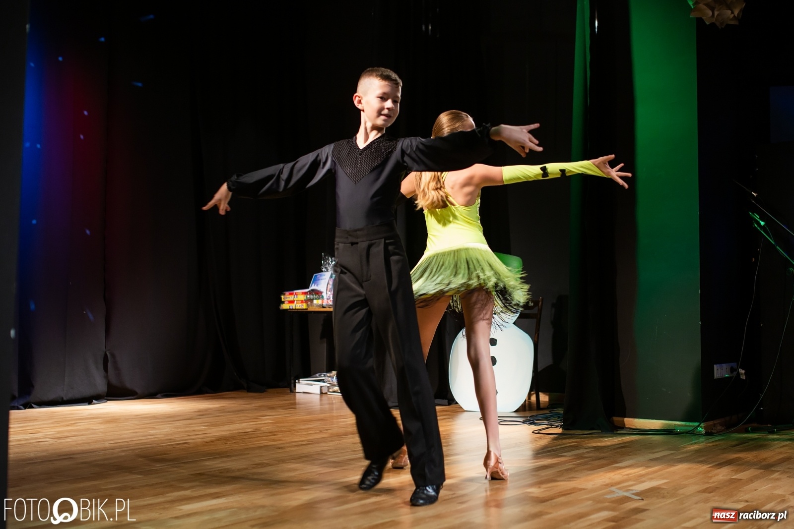 Zdjęcie w galerii na portalu naszraciborz.pl: Podsumowanie Powiatowego Konkursu Plastycznego Bombka wiadomości z regionu