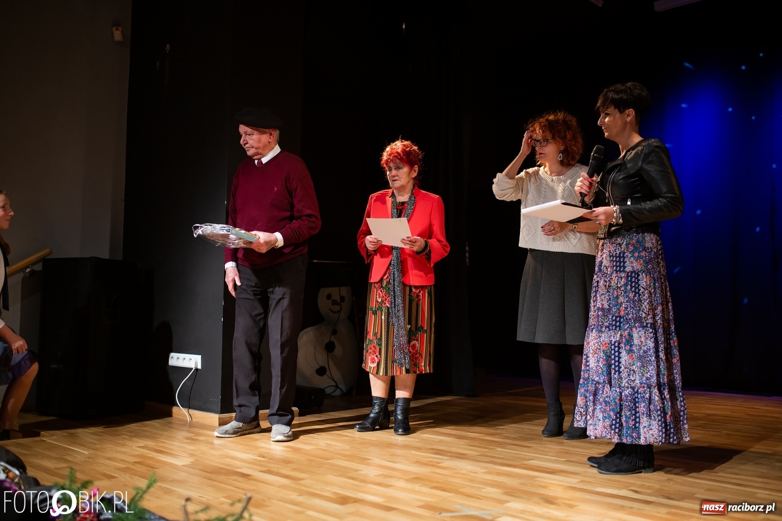 Zdjęcie w galerii na portalu naszraciborz.pl: Podsumowanie Powiatowego Konkursu Plastycznego Bombka wiadomości z regionu