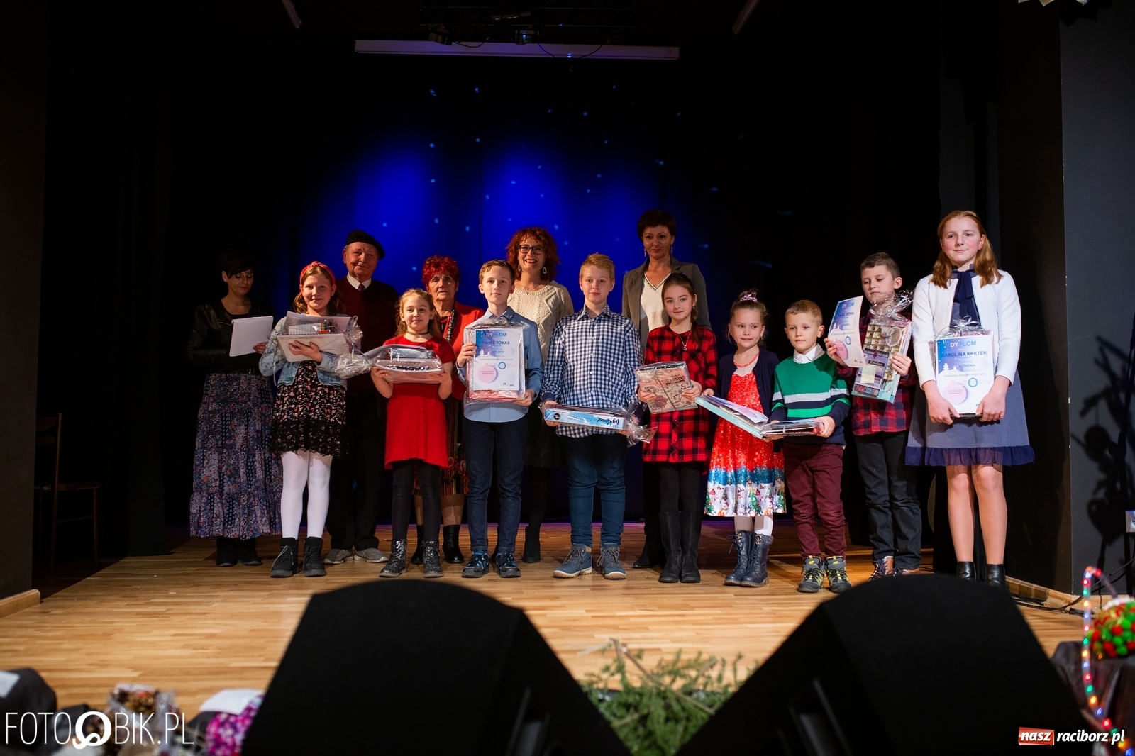 Zdjęcie w galerii na portalu naszraciborz.pl: Podsumowanie Powiatowego Konkursu Plastycznego Bombka wiadomości z regionu