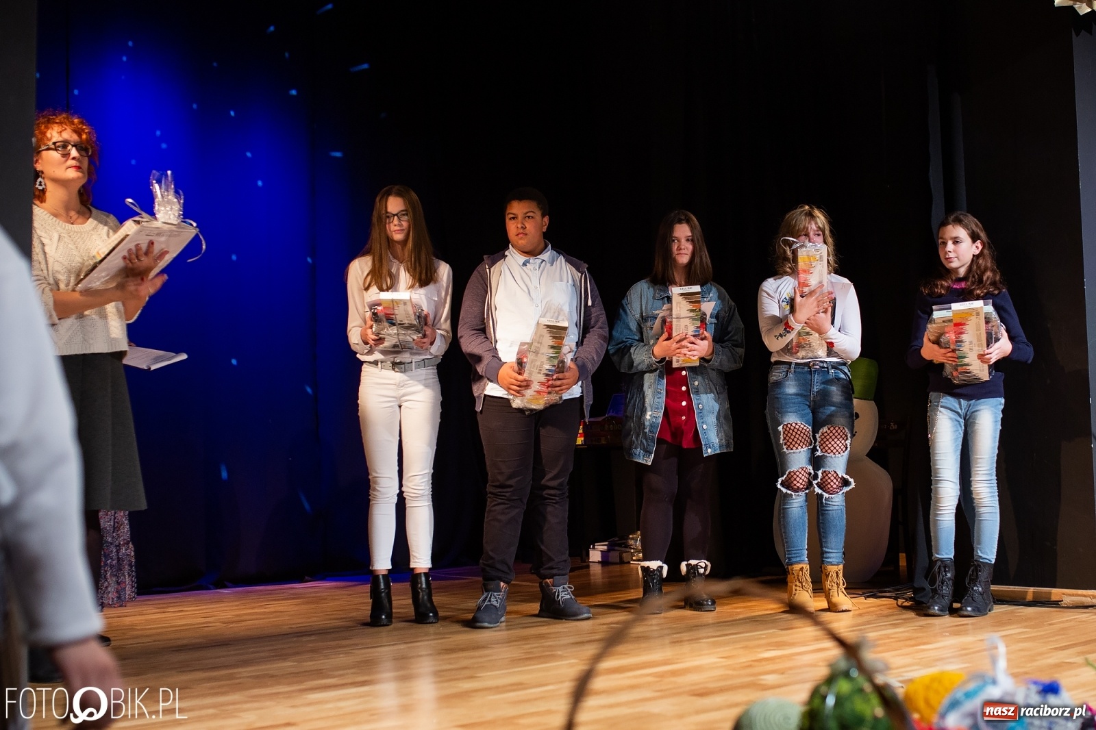 Zdjęcie w galerii na portalu naszraciborz.pl: Podsumowanie Powiatowego Konkursu Plastycznego Bombka wiadomości z regionu