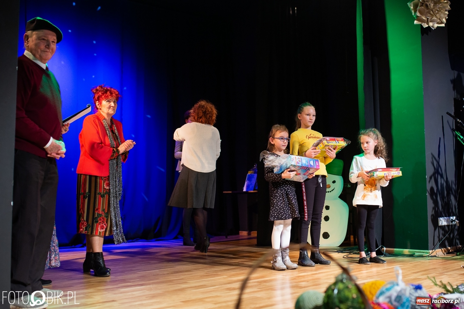 Zdjęcie w galerii na portalu naszraciborz.pl: Podsumowanie Powiatowego Konkursu Plastycznego Bombka wiadomości z regionu