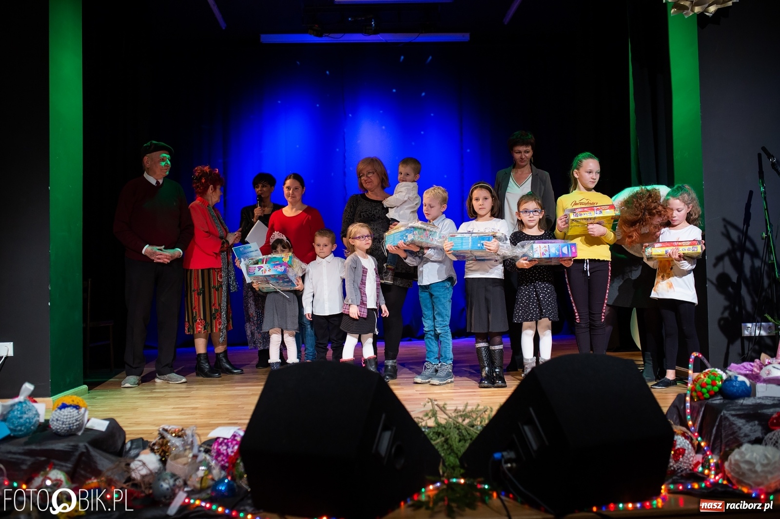 Zdjęcie w galerii na portalu naszraciborz.pl: Podsumowanie Powiatowego Konkursu Plastycznego Bombka wiadomości z regionu