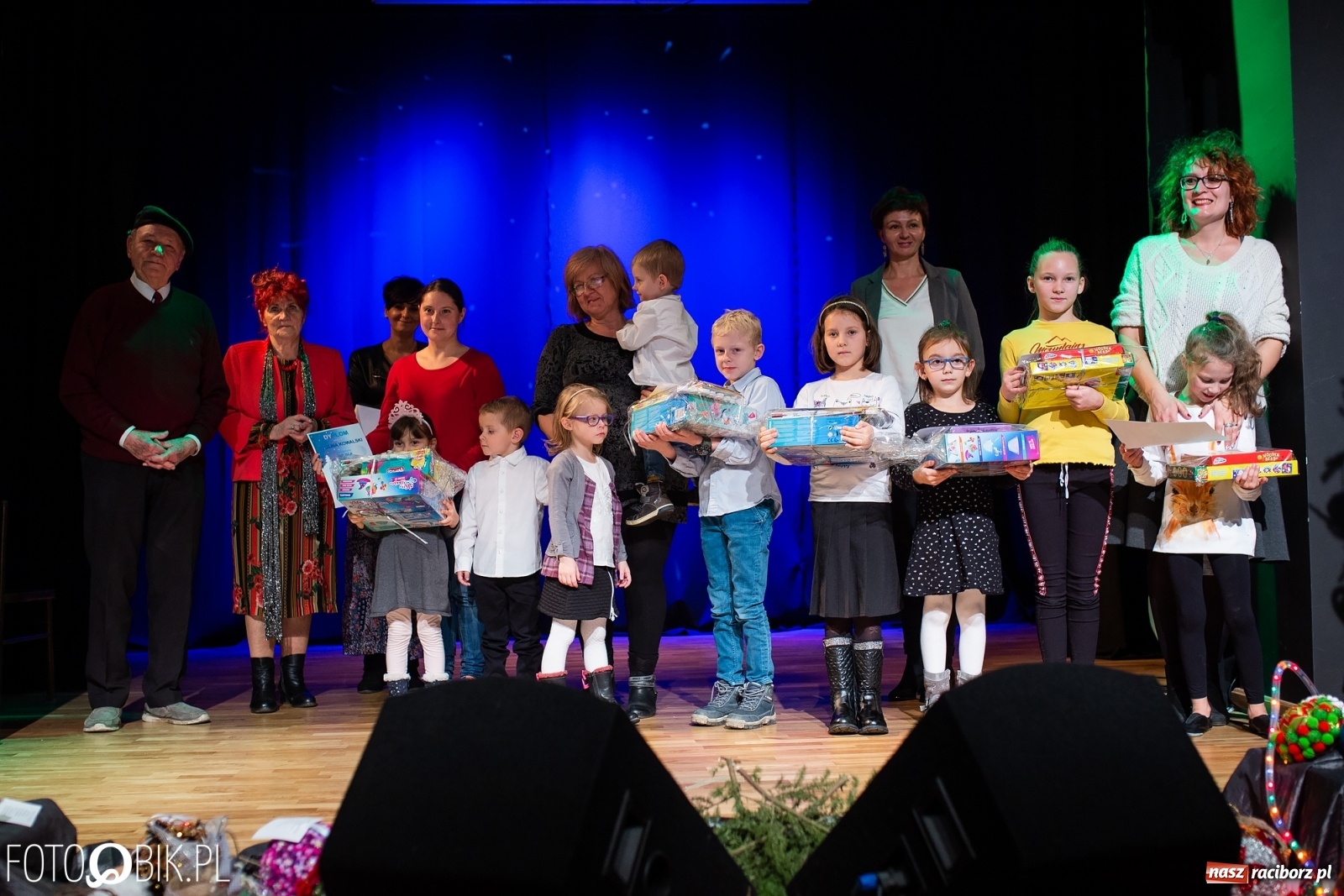Zdjęcie w galerii na portalu naszraciborz.pl: Podsumowanie Powiatowego Konkursu Plastycznego Bombka wiadomości z regionu