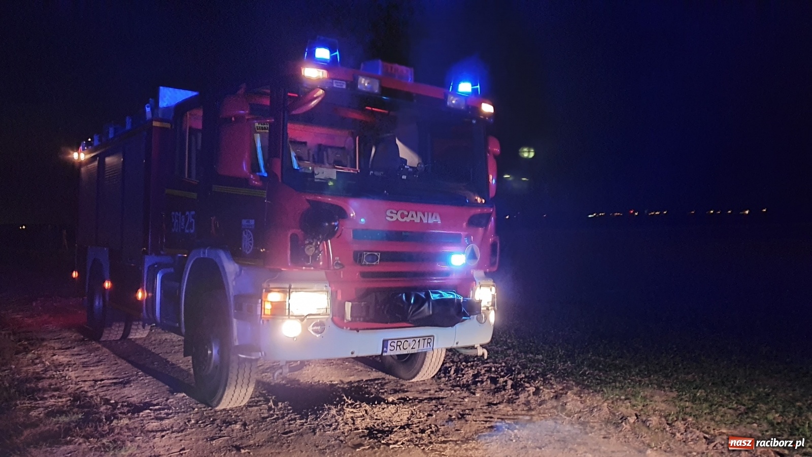 Zdjęcie w galerii na portalu naszraciborz.pl: Wielki nocny pożar w Raciborzu-Ocicach [FOTO] wiadomości z regionu