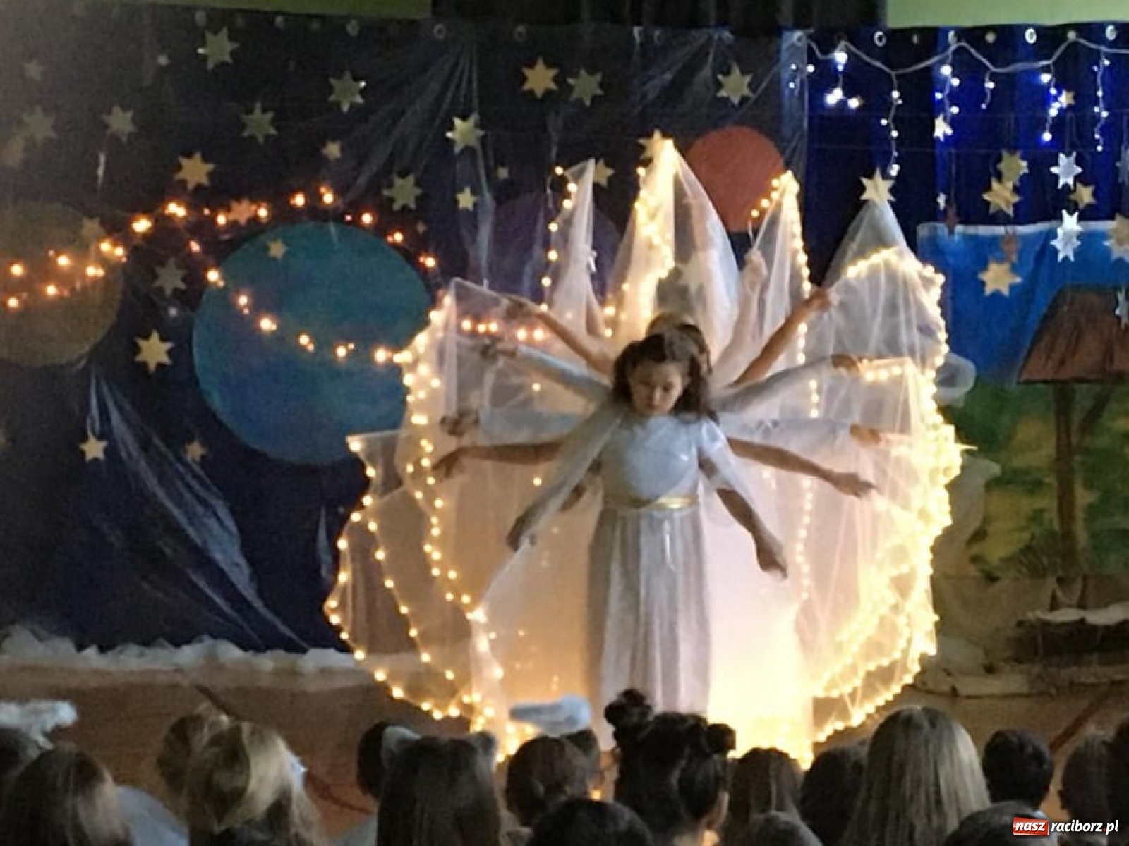 Zdjęcie w galerii na portalu naszraciborz.pl: Brzeskie jasełka z Małym Księciem  wiadomości z regionu