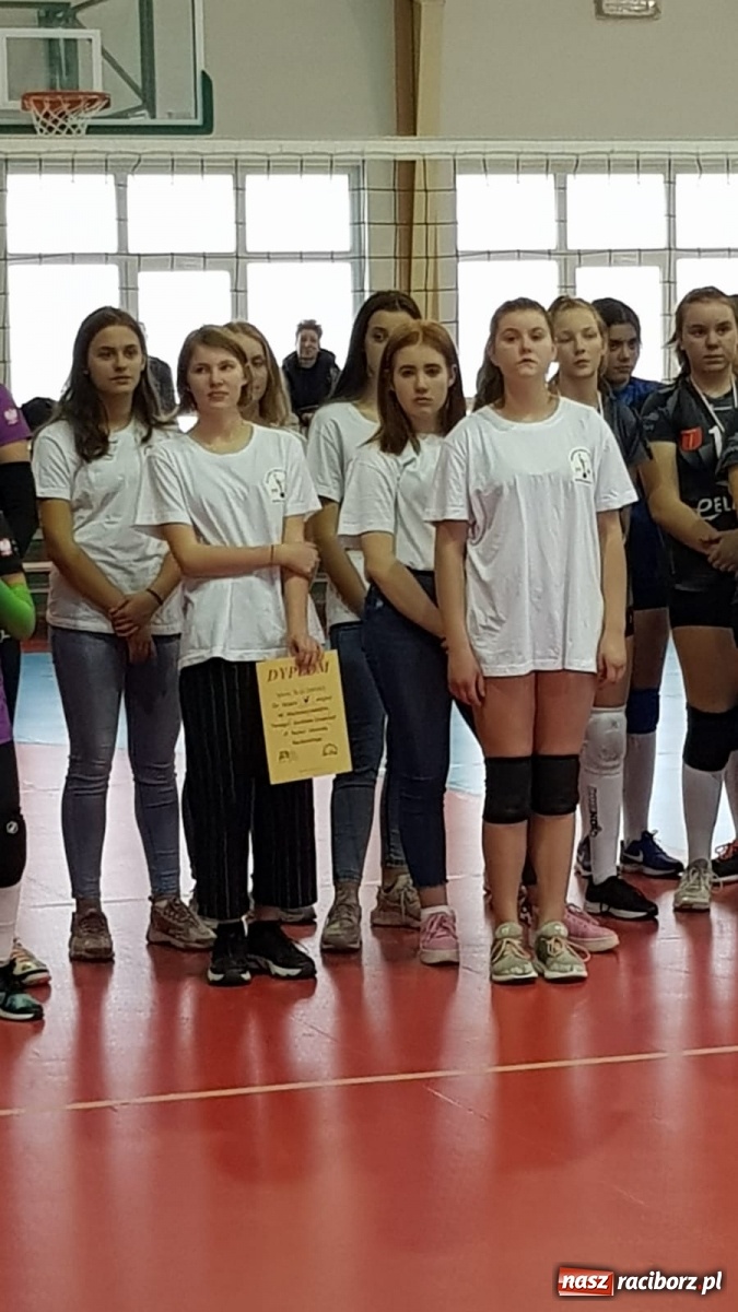 Zdjęcie w galerii na portalu naszraciborz.pl: Turniej Piłki Siatkowej Dziewcząt w Krzanowicach wiadomości z regionu