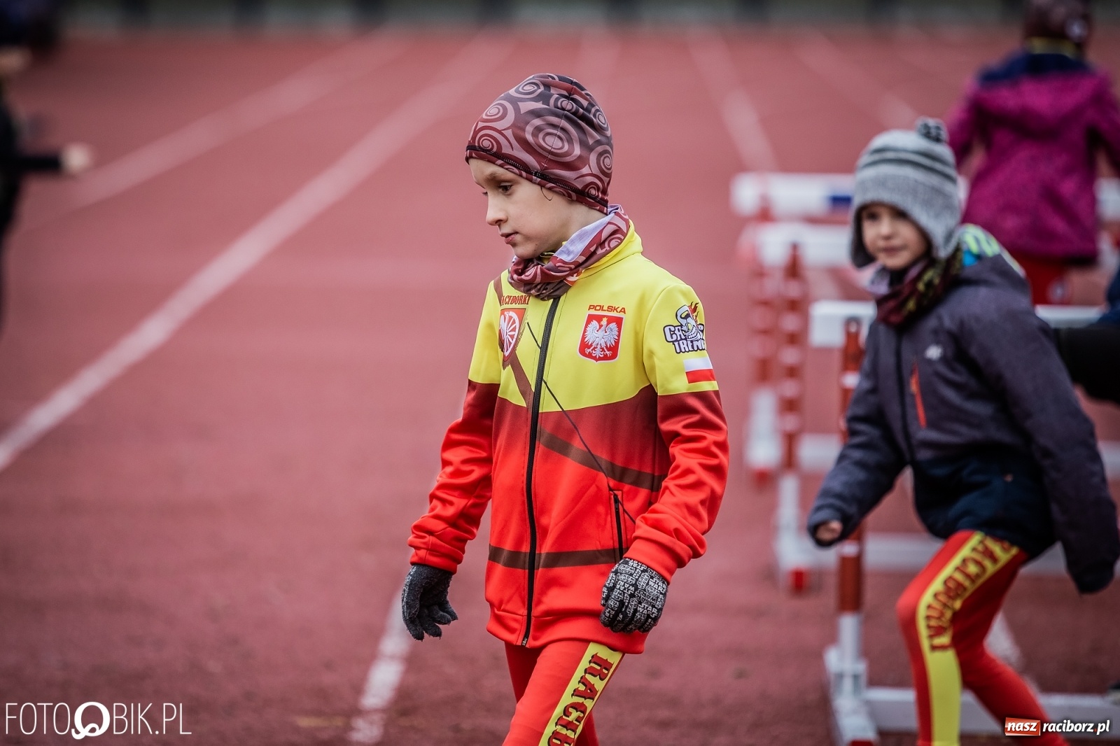 Zdjęcie w galerii na portalu naszraciborz.pl: Bieg przeszkodowy OCR dla dzieci na stadionie miejskim w Raciborzu wiadomości z regionu