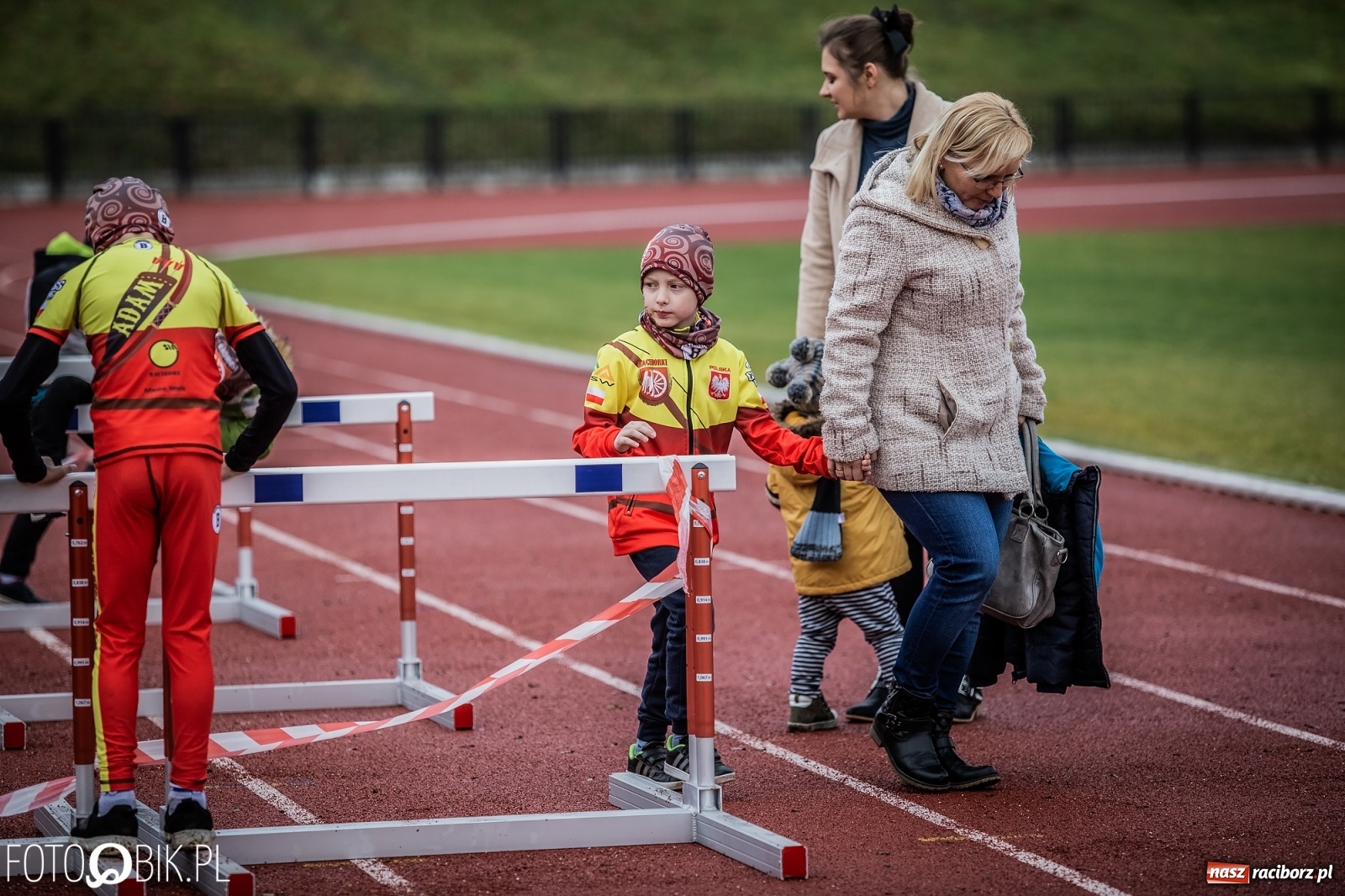 Zdjęcie w galerii na portalu naszraciborz.pl: Bieg przeszkodowy OCR dla dzieci na stadionie miejskim w Raciborzu wiadomości z regionu