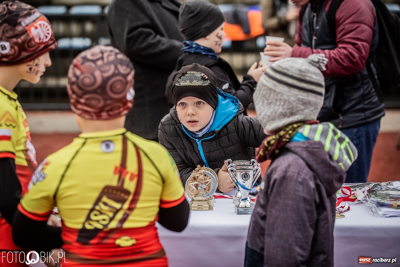 Zdjęcie w galerii na portalu naszraciborz.pl: Bieg przeszkodowy OCR dla dzieci na stadionie miejskim w Raciborzu wiadomości z regionu
