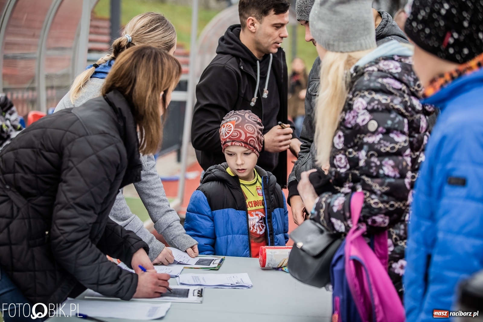 Zdjęcie w galerii na portalu naszraciborz.pl: Bieg przeszkodowy OCR dla dzieci na stadionie miejskim w Raciborzu wiadomości z regionu