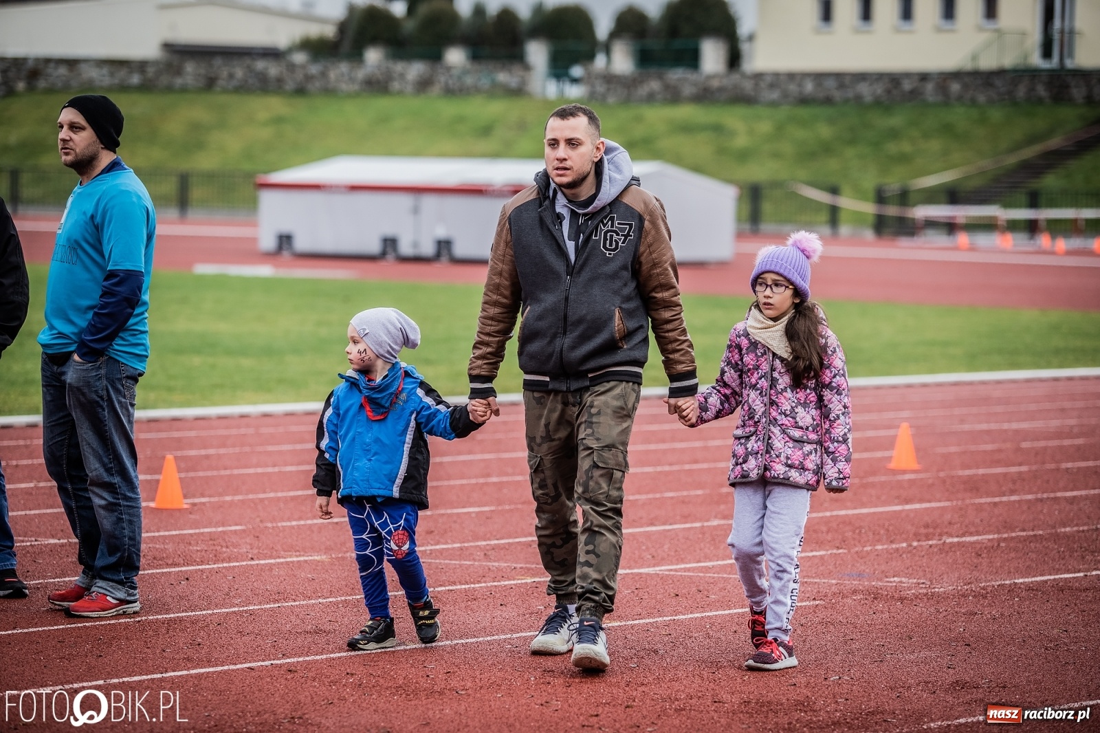 Zdjęcie w galerii na portalu naszraciborz.pl: Bieg przeszkodowy OCR dla dzieci na stadionie miejskim w Raciborzu wiadomości z regionu