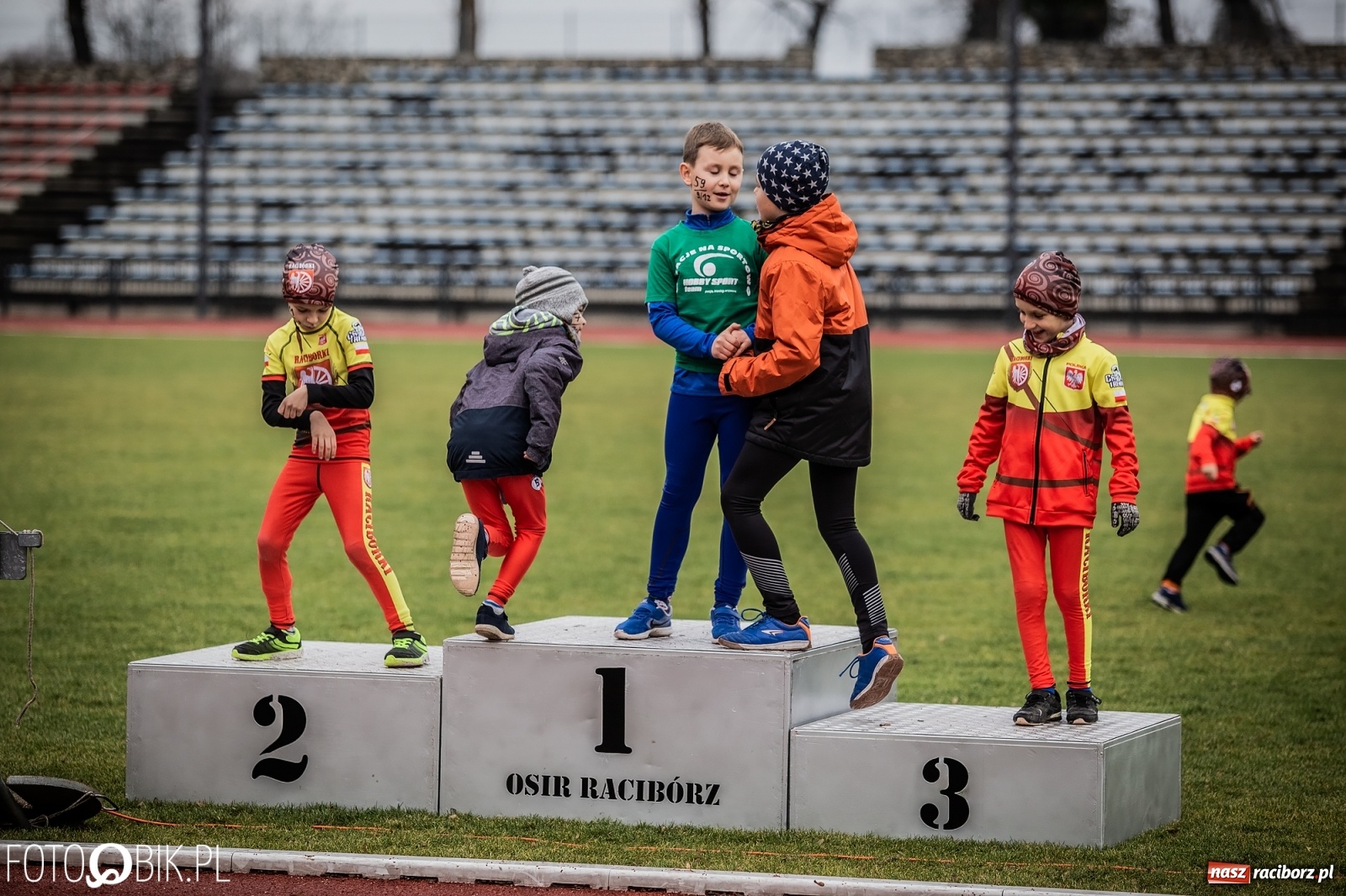 Zdjęcie w galerii na portalu naszraciborz.pl: Bieg przeszkodowy OCR dla dzieci na stadionie miejskim w Raciborzu wiadomości z regionu