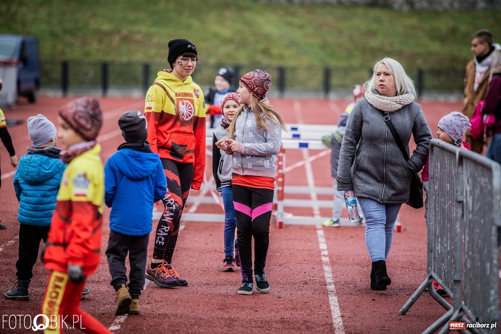 Zdjęcie w galerii na portalu naszraciborz.pl: Bieg przeszkodowy OCR dla dzieci na stadionie miejskim w Raciborzu wiadomości z regionu