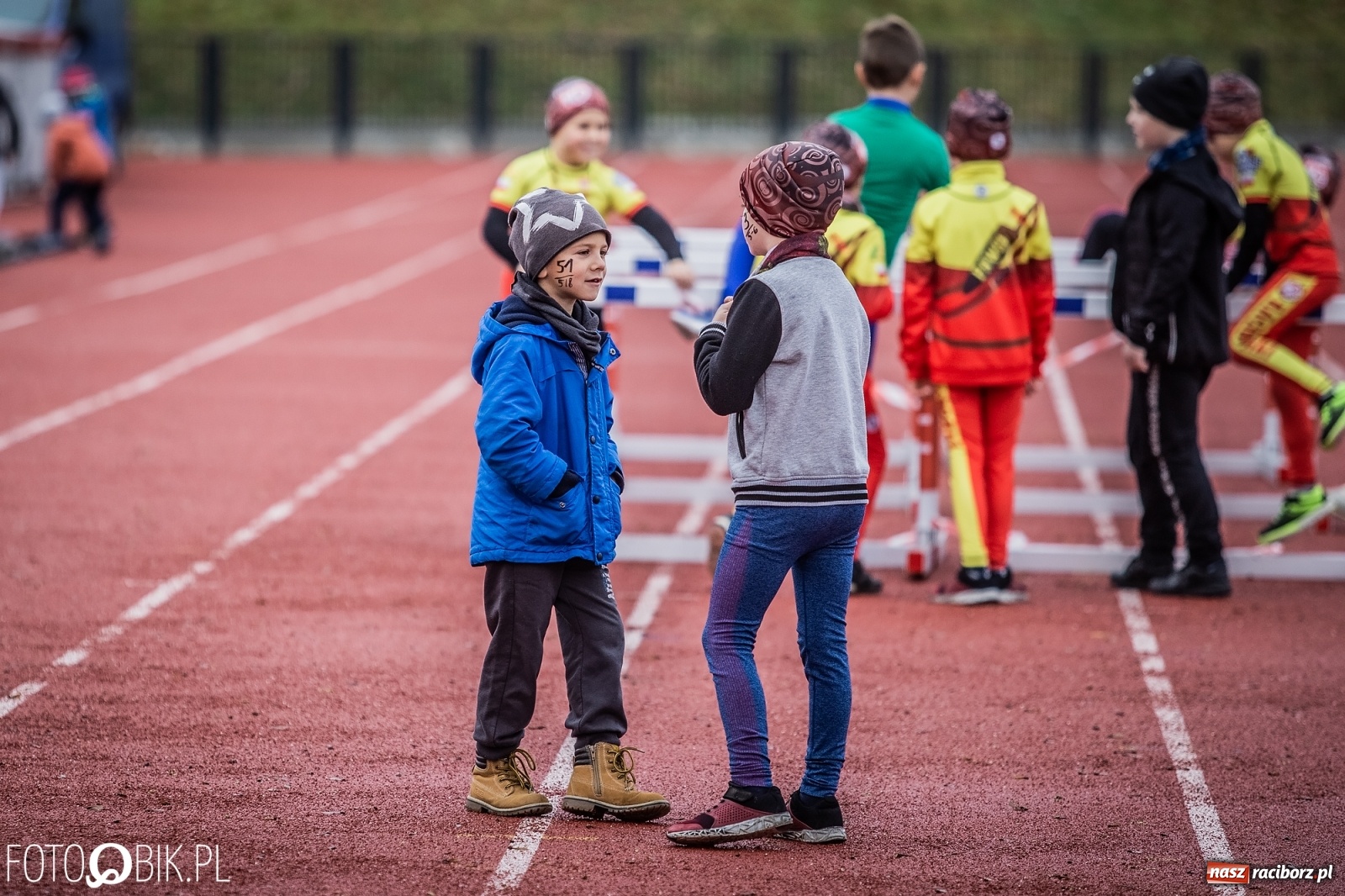 Zdjęcie w galerii na portalu naszraciborz.pl: Bieg przeszkodowy OCR dla dzieci na stadionie miejskim w Raciborzu wiadomości z regionu