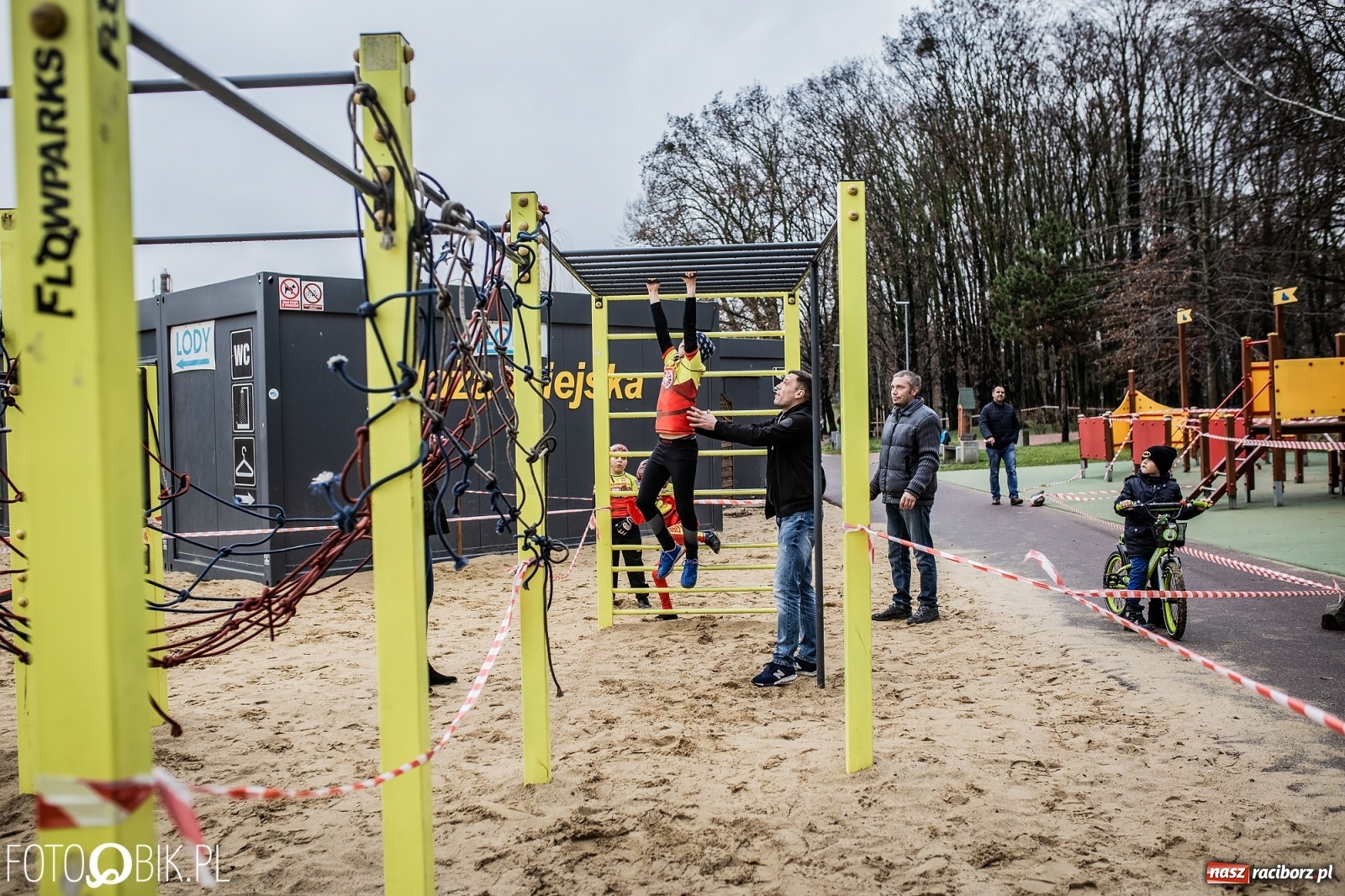 Zdjęcie w galerii na portalu naszraciborz.pl: Bieg przeszkodowy OCR dla dzieci na stadionie miejskim w Raciborzu wiadomości z regionu