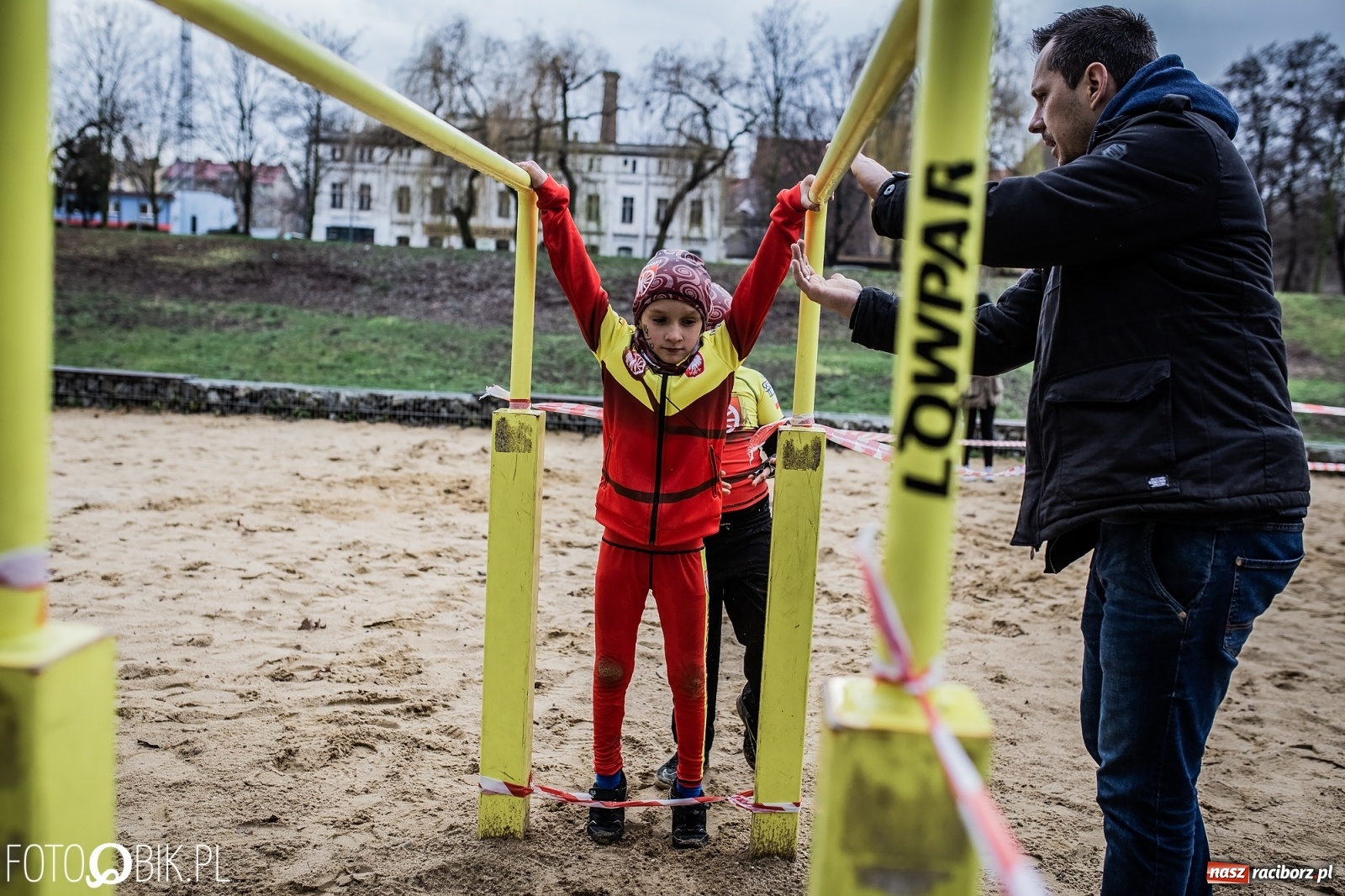 Zdjęcie w galerii na portalu naszraciborz.pl: Bieg przeszkodowy OCR dla dzieci na stadionie miejskim w Raciborzu wiadomości z regionu