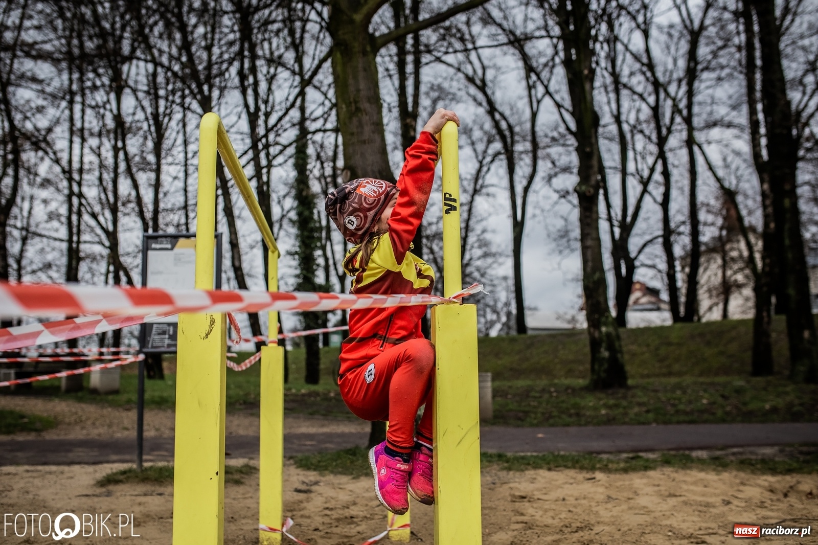 Zdjęcie w galerii na portalu naszraciborz.pl: Bieg przeszkodowy OCR dla dzieci na stadionie miejskim w Raciborzu wiadomości z regionu