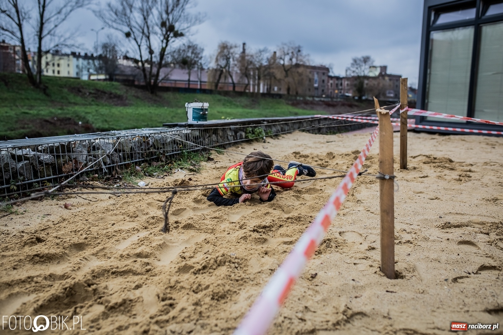 Zdjęcie w galerii na portalu naszraciborz.pl: Bieg przeszkodowy OCR dla dzieci na stadionie miejskim w Raciborzu wiadomości z regionu