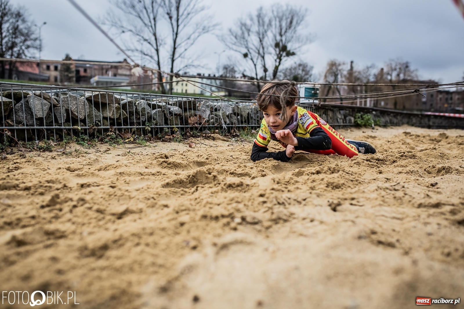 Zdjęcie w galerii na portalu naszraciborz.pl: Bieg przeszkodowy OCR dla dzieci na stadionie miejskim w Raciborzu wiadomości z regionu