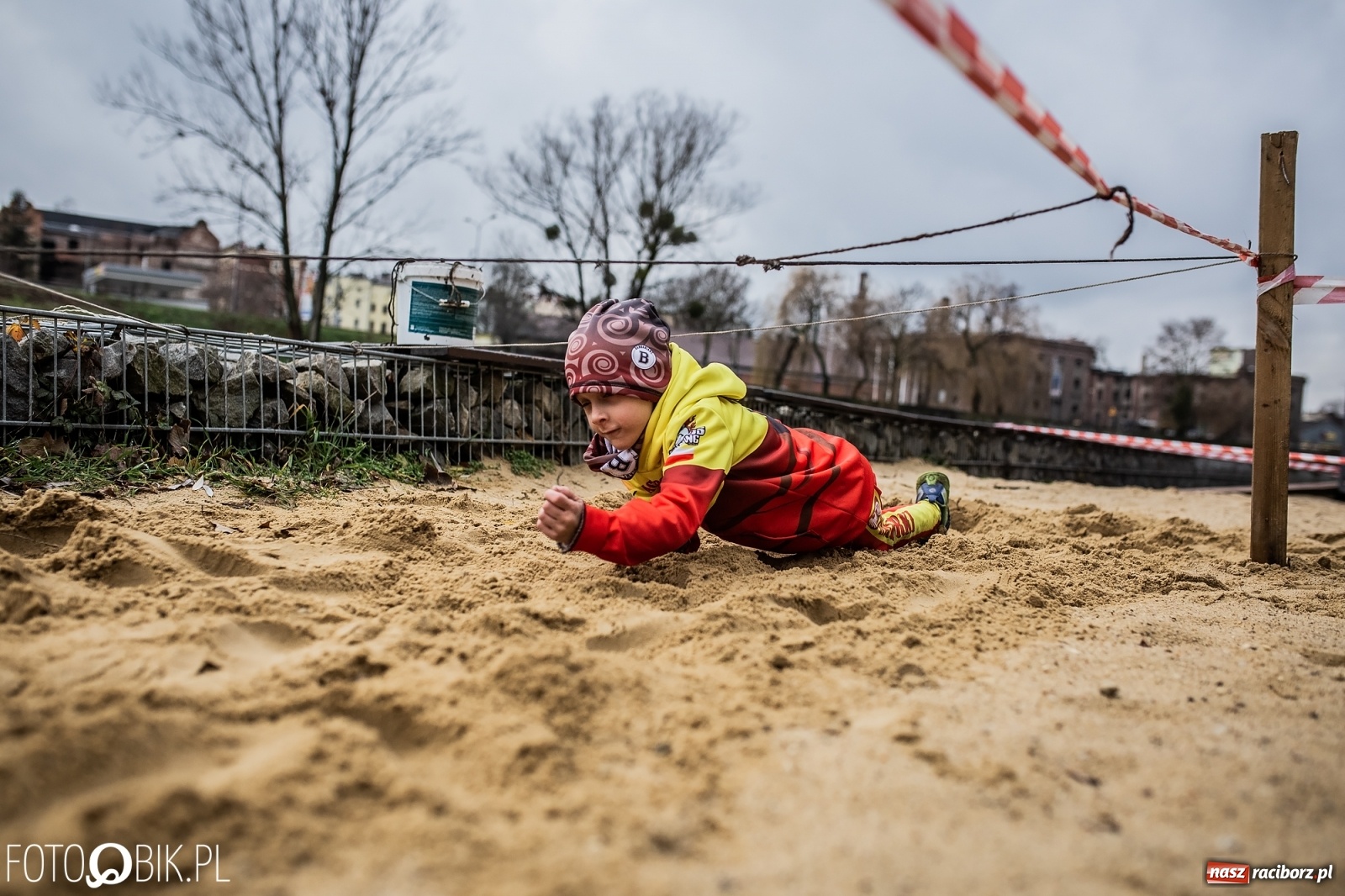 Zdjęcie w galerii na portalu naszraciborz.pl: Bieg przeszkodowy OCR dla dzieci na stadionie miejskim w Raciborzu wiadomości z regionu