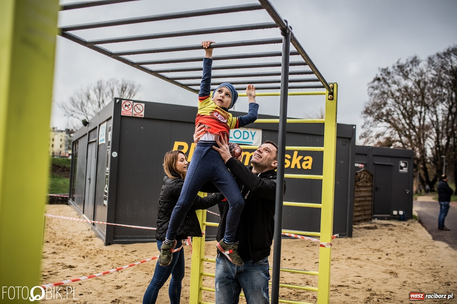 Zdjęcie w galerii na portalu naszraciborz.pl: Bieg przeszkodowy OCR dla dzieci na stadionie miejskim w Raciborzu wiadomości z regionu