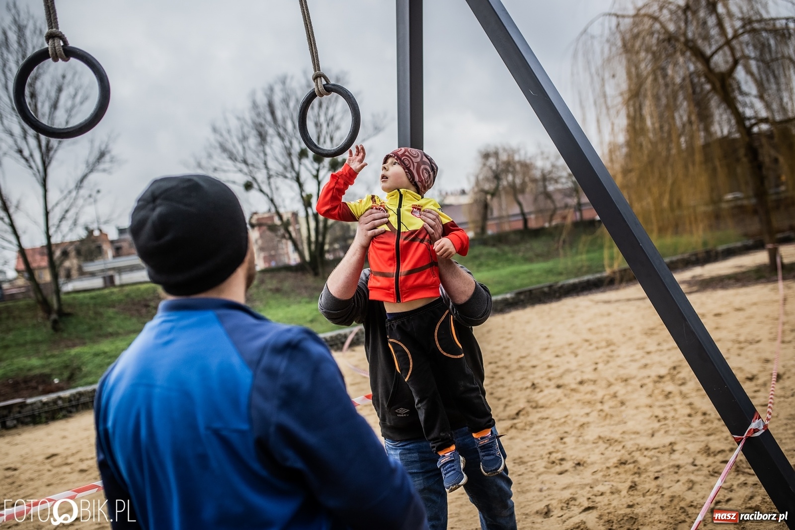 Zdjęcie w galerii na portalu naszraciborz.pl: Bieg przeszkodowy OCR dla dzieci na stadionie miejskim w Raciborzu wiadomości z regionu